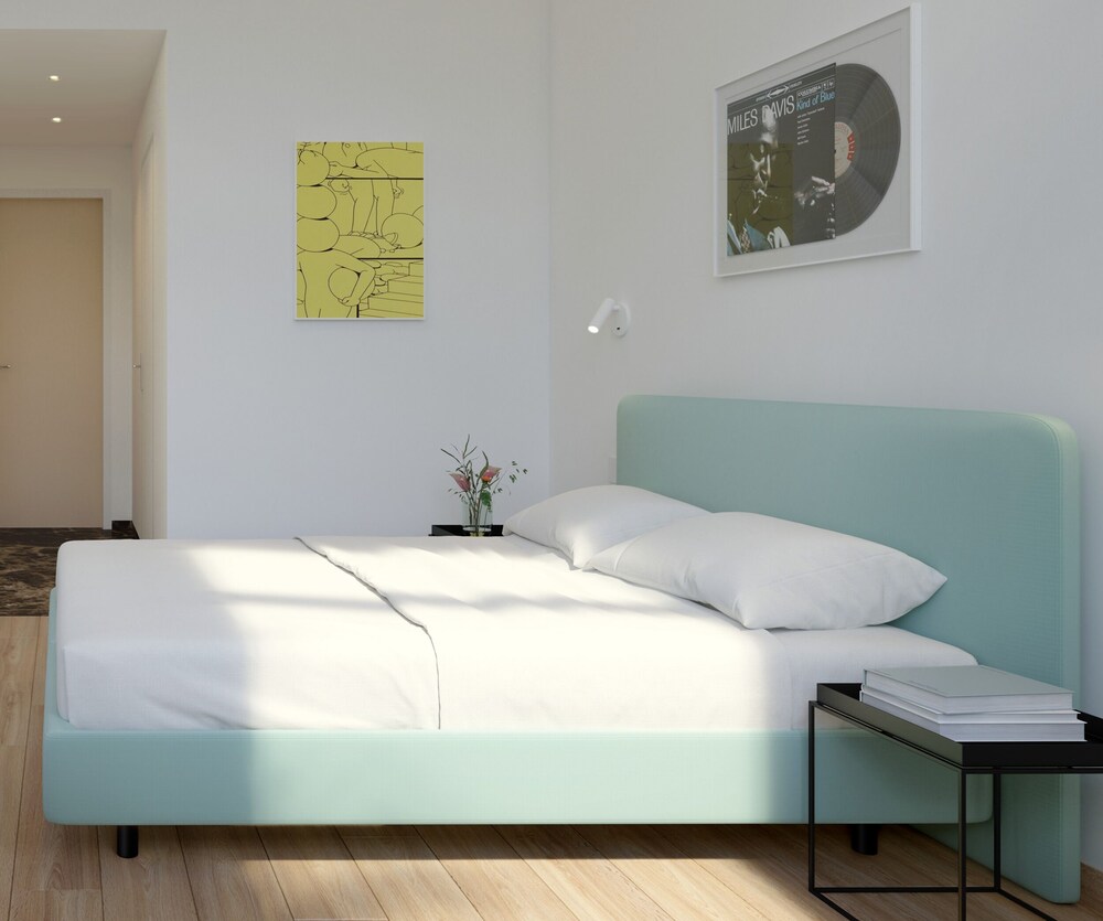 171. Urban Design Hotel