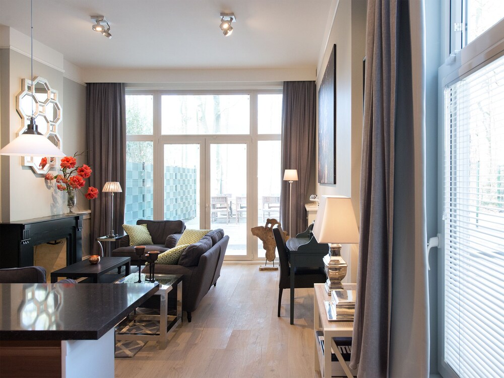BizStay Park Central Apartments