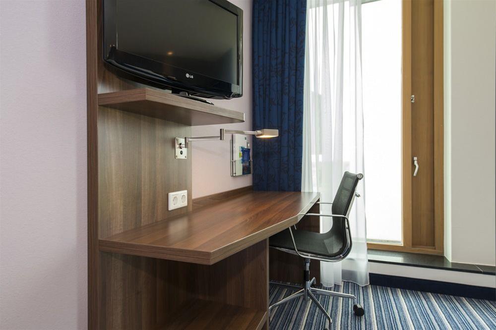 Holiday Inn Express Utrecht- Papendorp