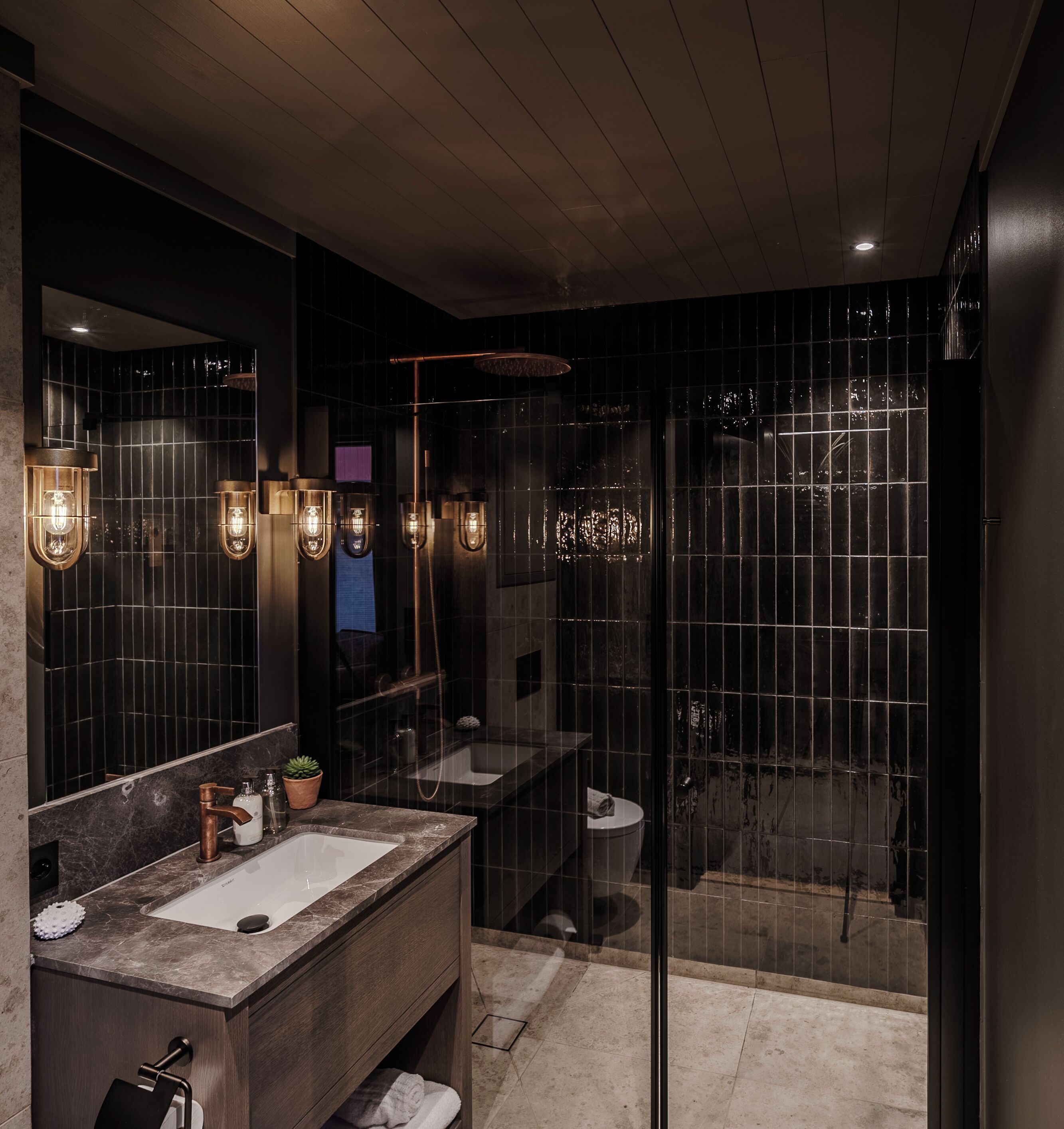 Henningsvaer Bryggehotell By Classic Norway Hotels