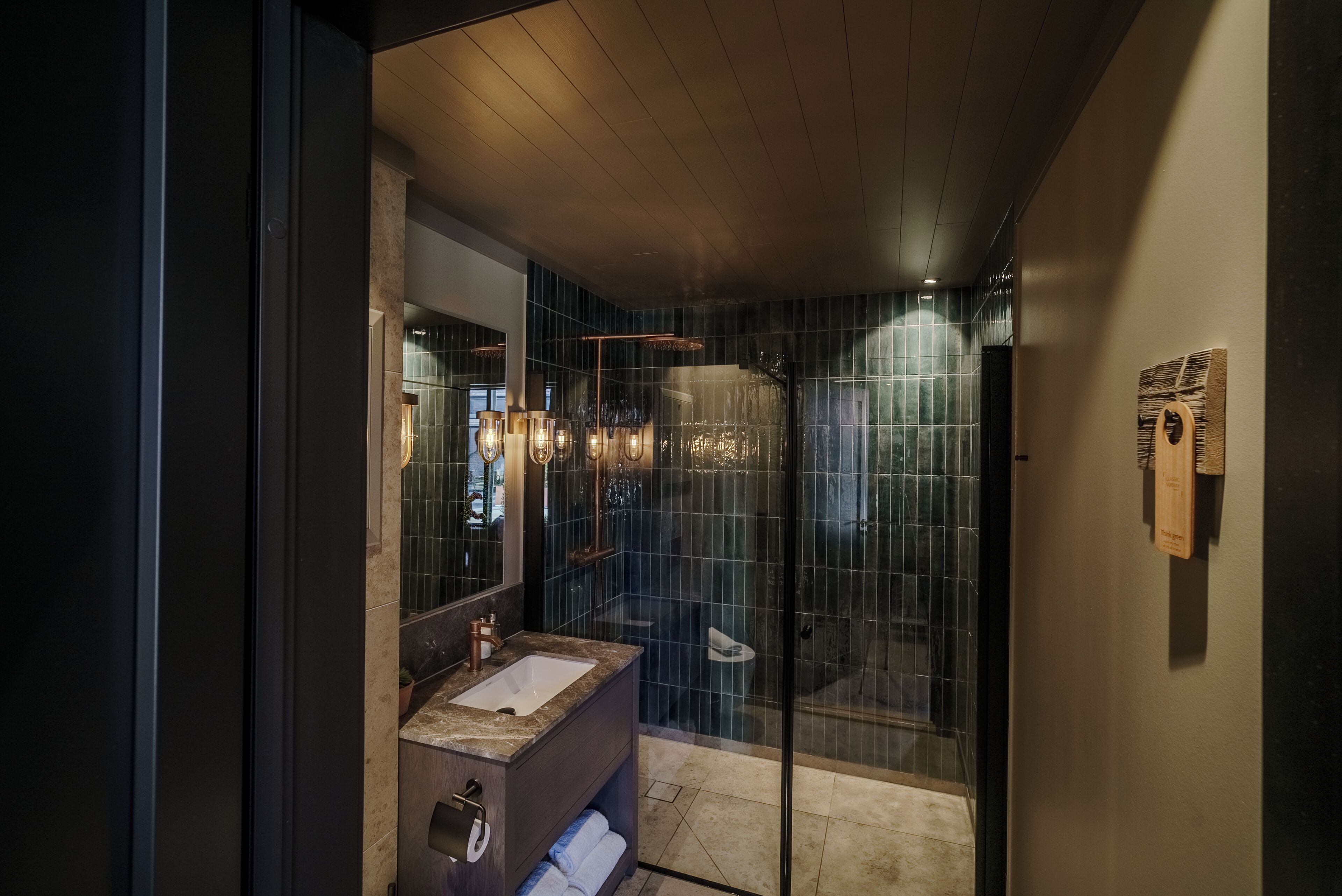 Henningsvaer Bryggehotell By Classic Norway Hotels