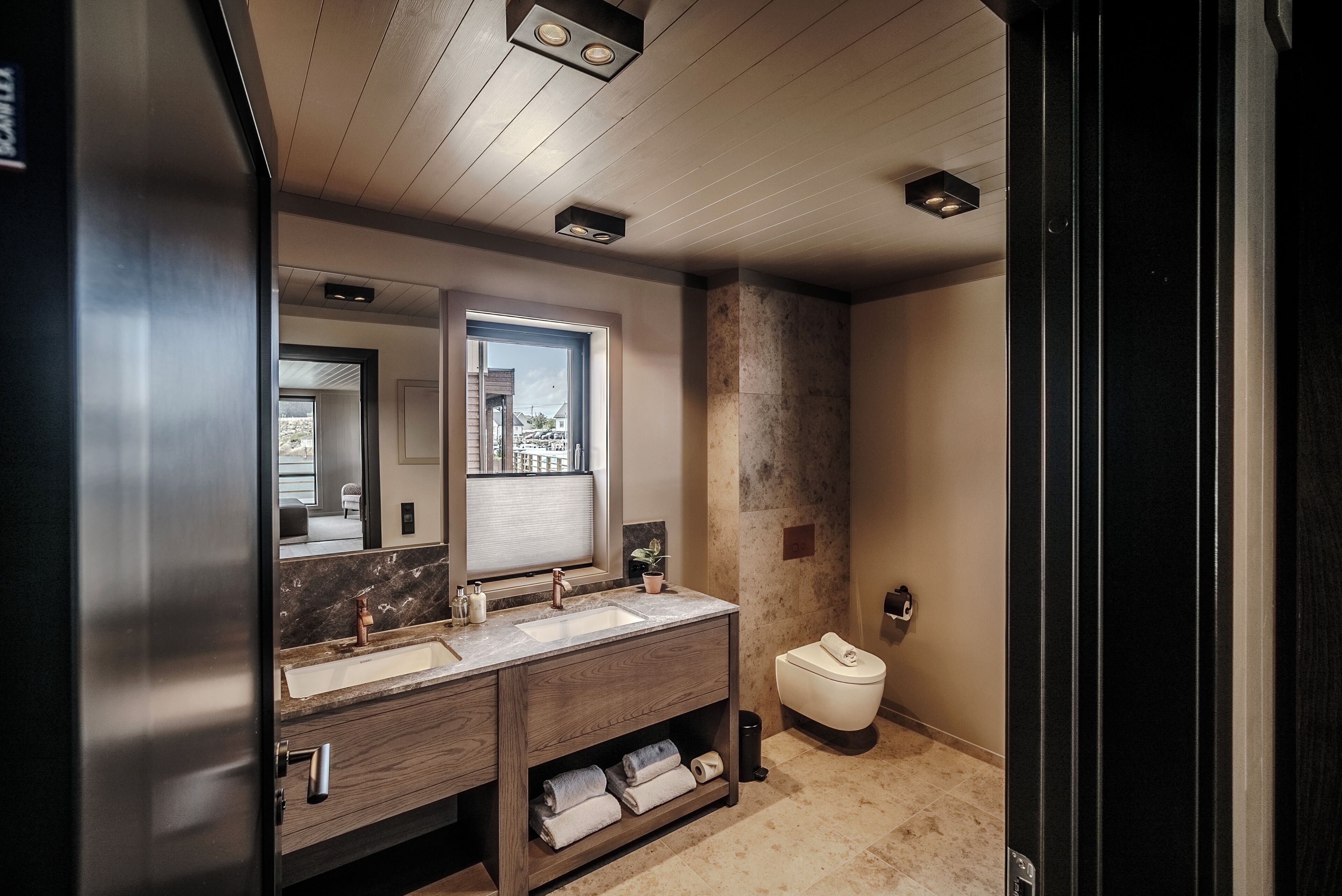 Henningsvaer Bryggehotell By Classic Norway Hotels