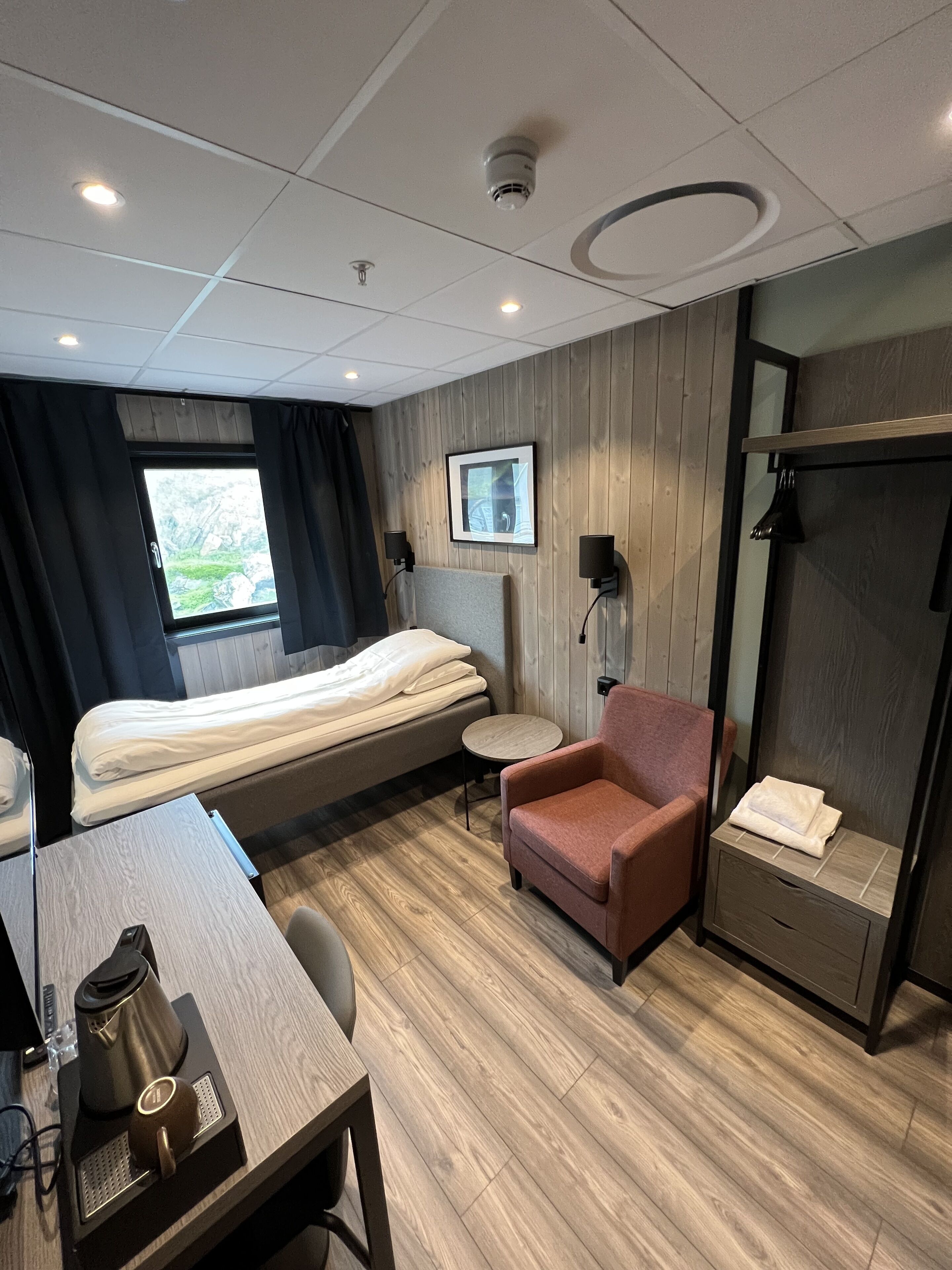 Arctic Sea Hotel