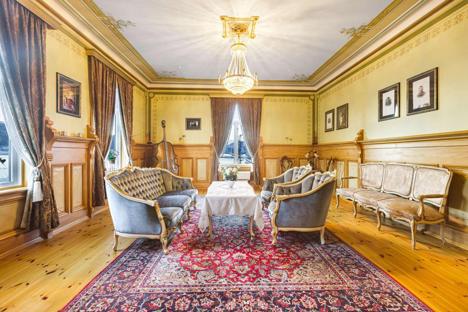 Sandtorgholmen Hotel