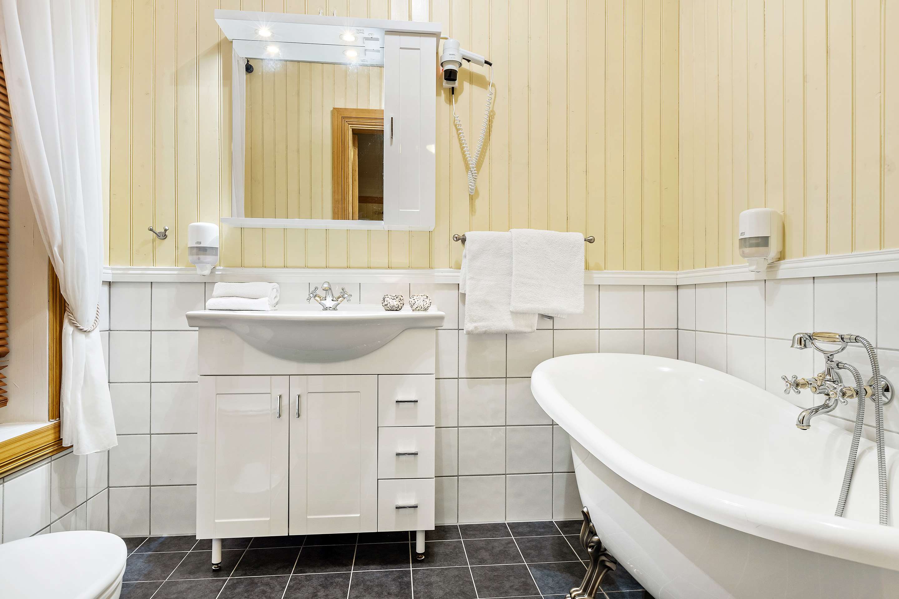 Sandtorgholmen Hotel