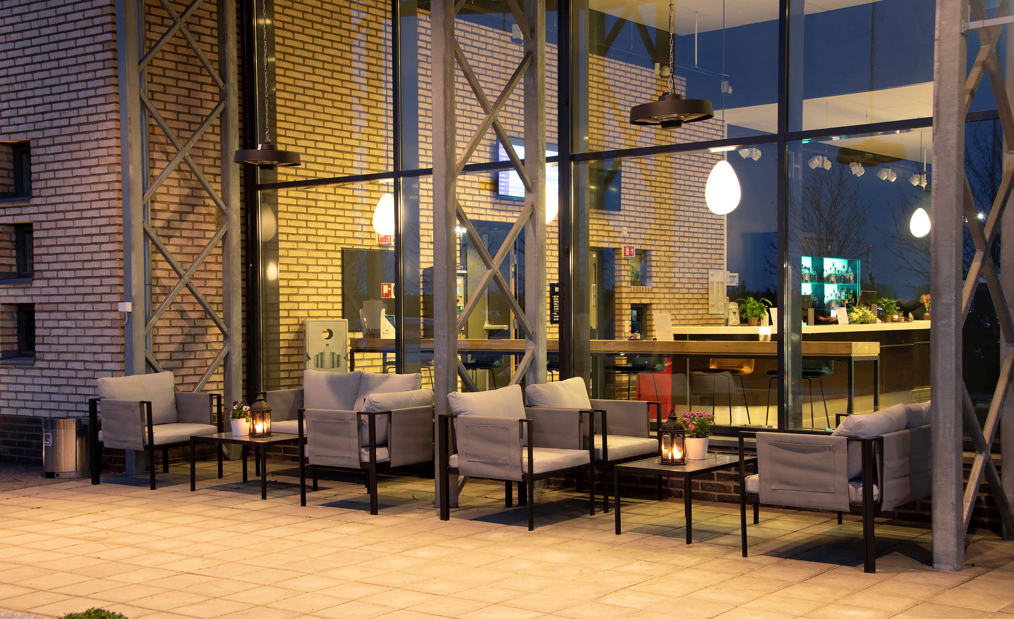 Park Inn by Radisson Oslo Airport Hotel West