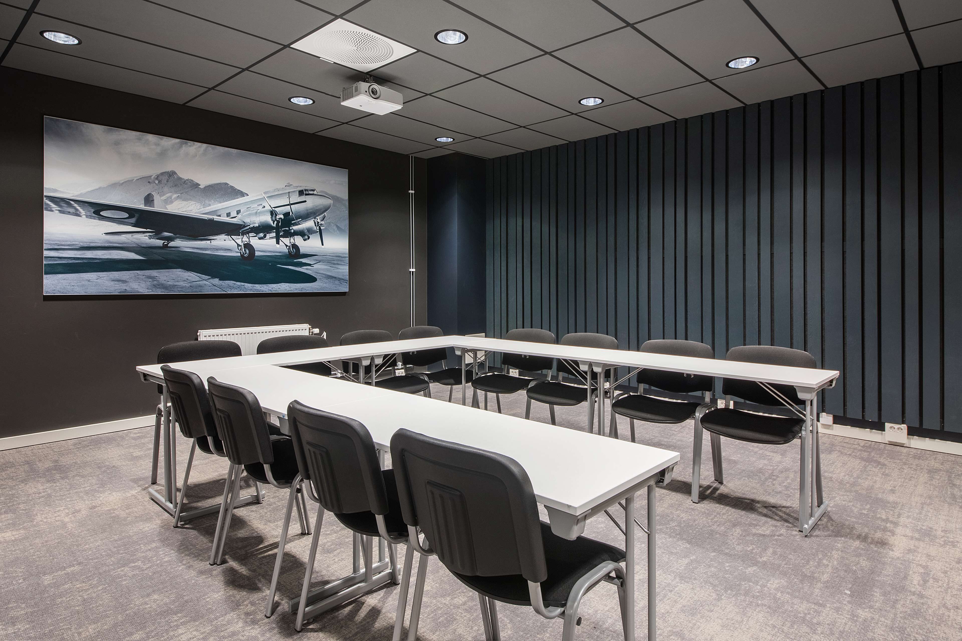 Park Inn by Radisson Oslo Airport Hotel West
