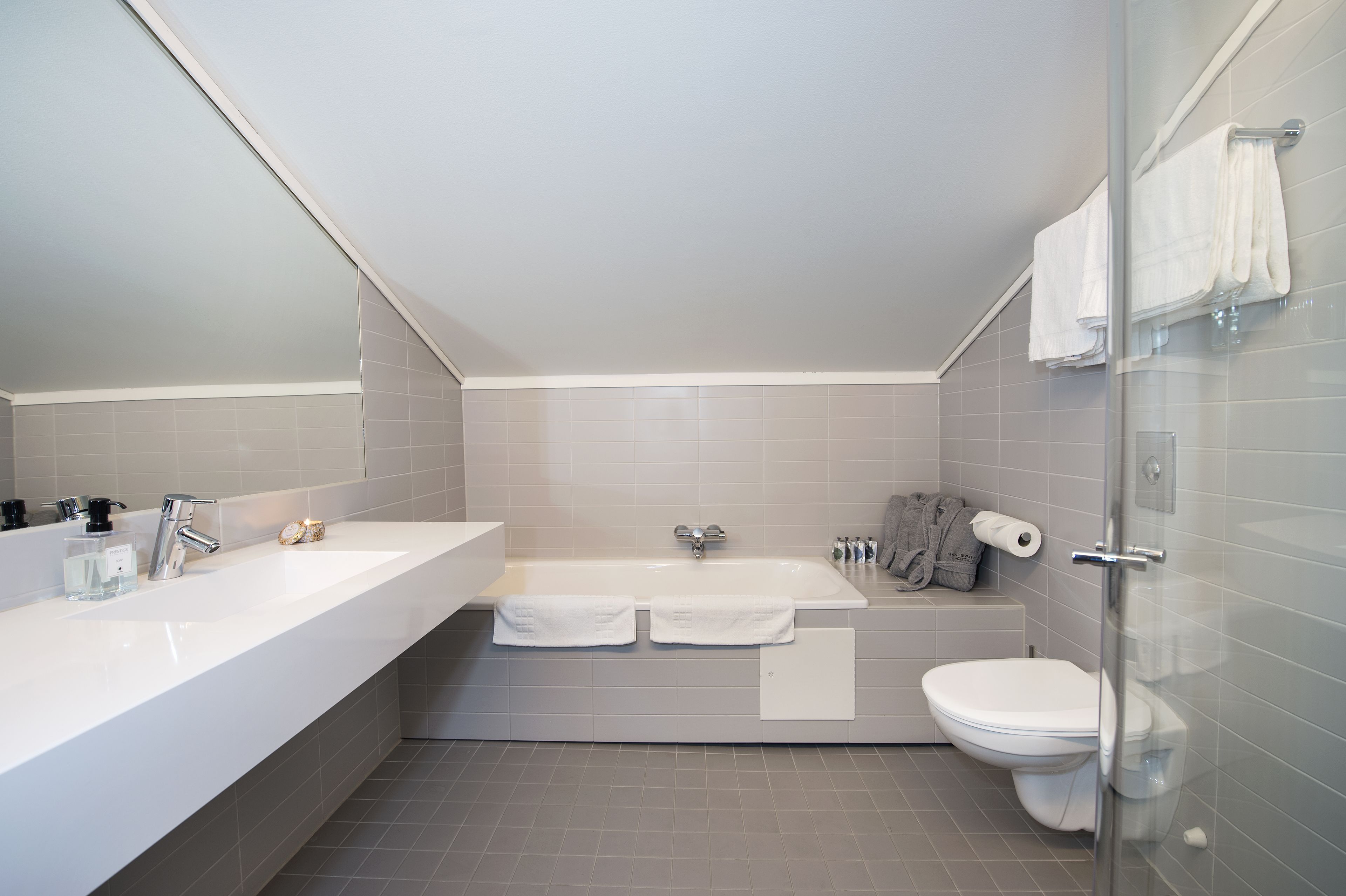 Svalbard Hotell | Polfareren