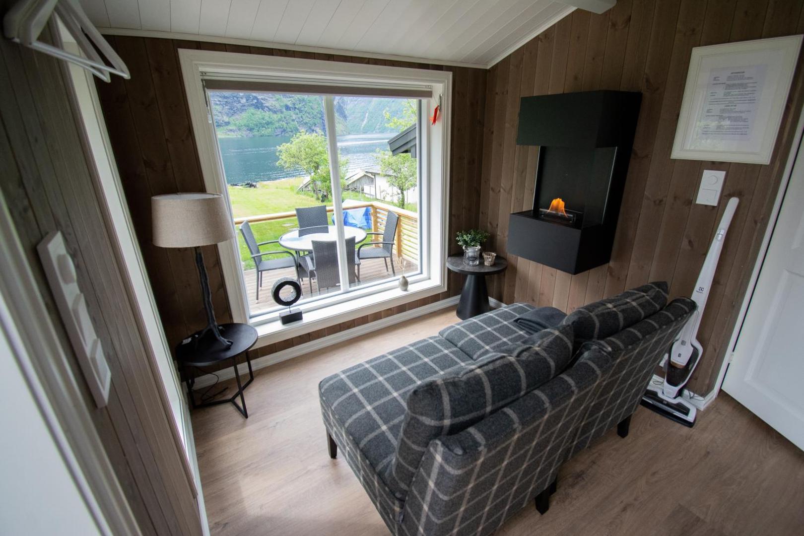 Grande Hytteutleige Og Camping