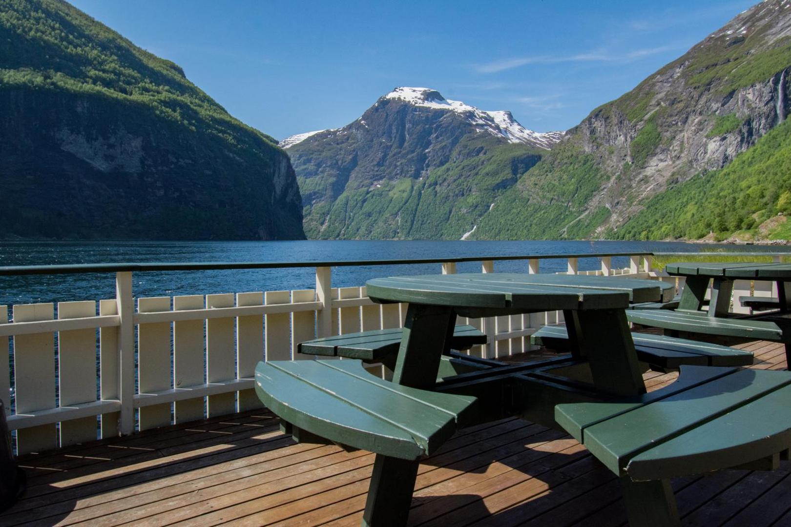 Grande Hytteutleige Og Camping