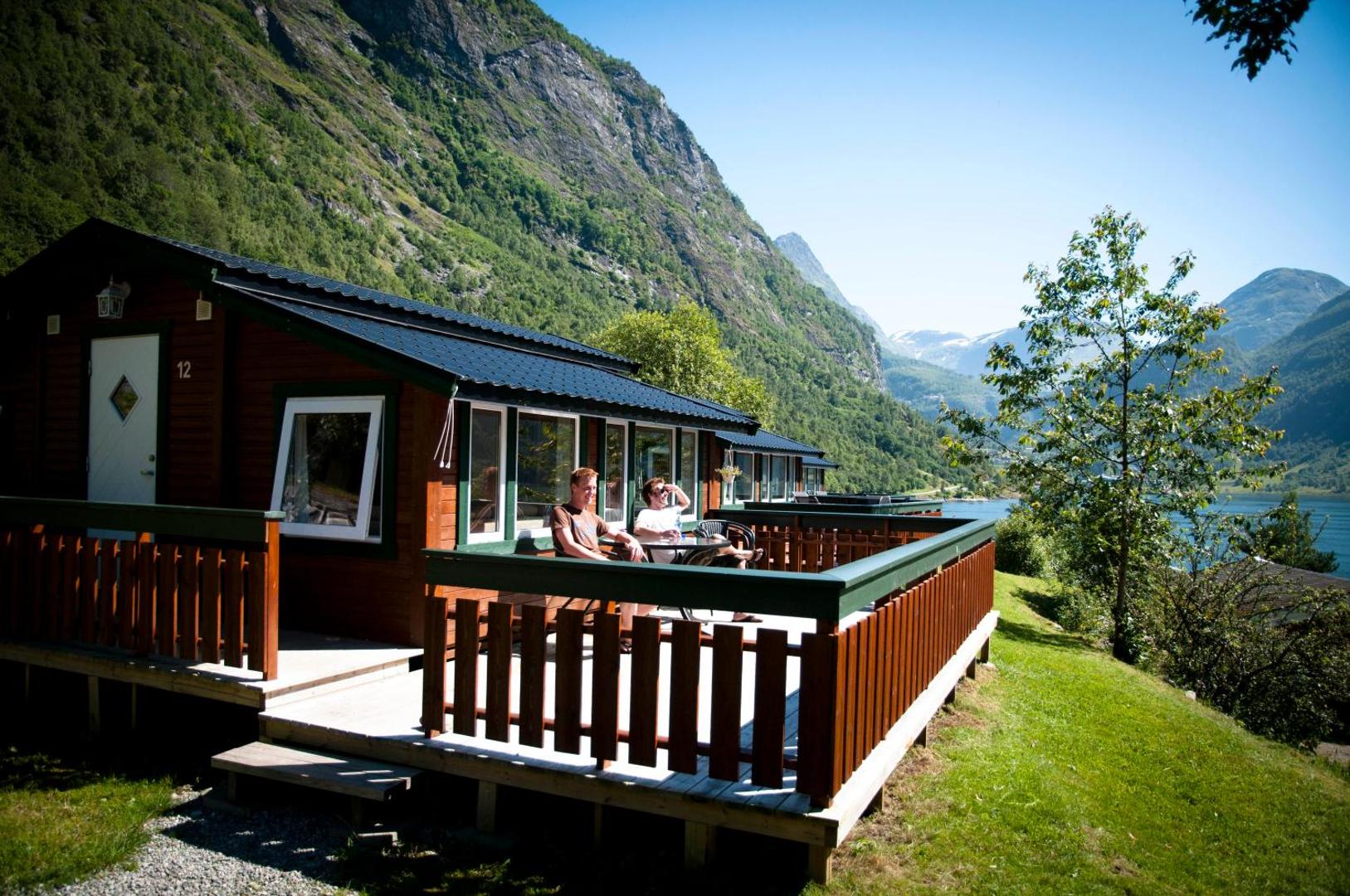 Grande Hytteutleige Og Camping