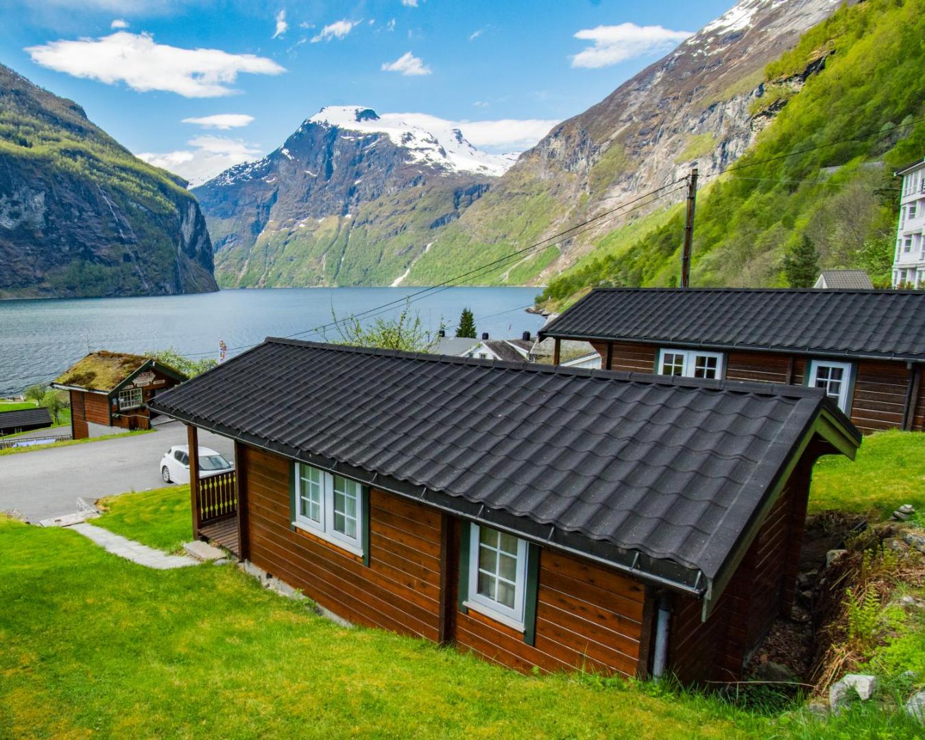 Grande Hytteutleige Og Camping