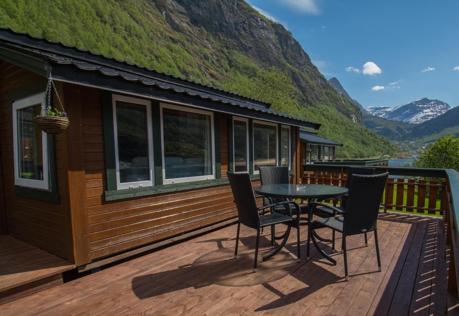 Grande Hytteutleige Og Camping