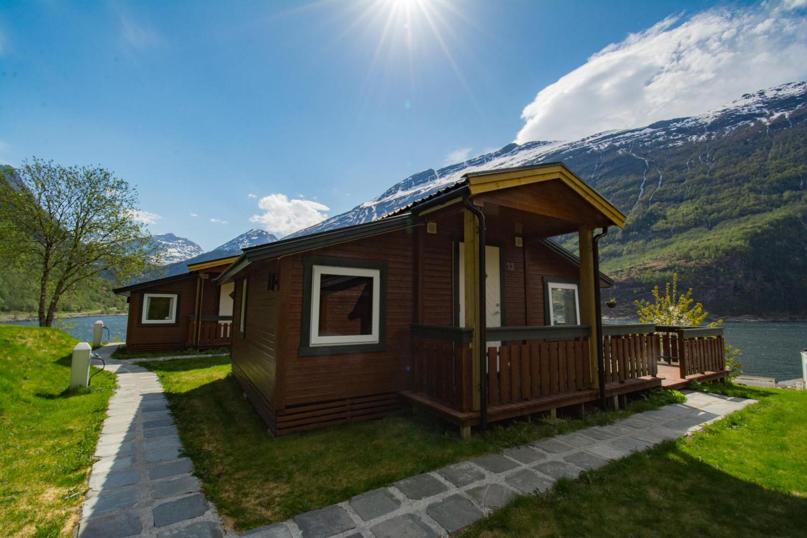 Grande Hytteutleige Og Camping