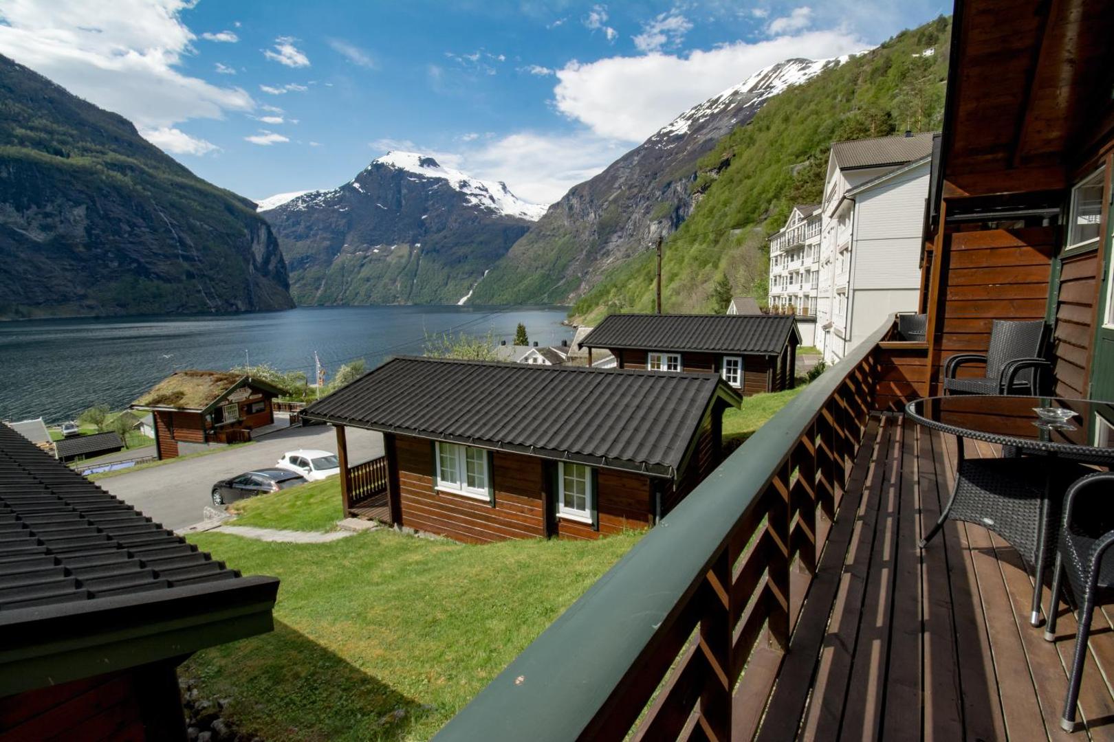Grande Hytteutleige Og Camping