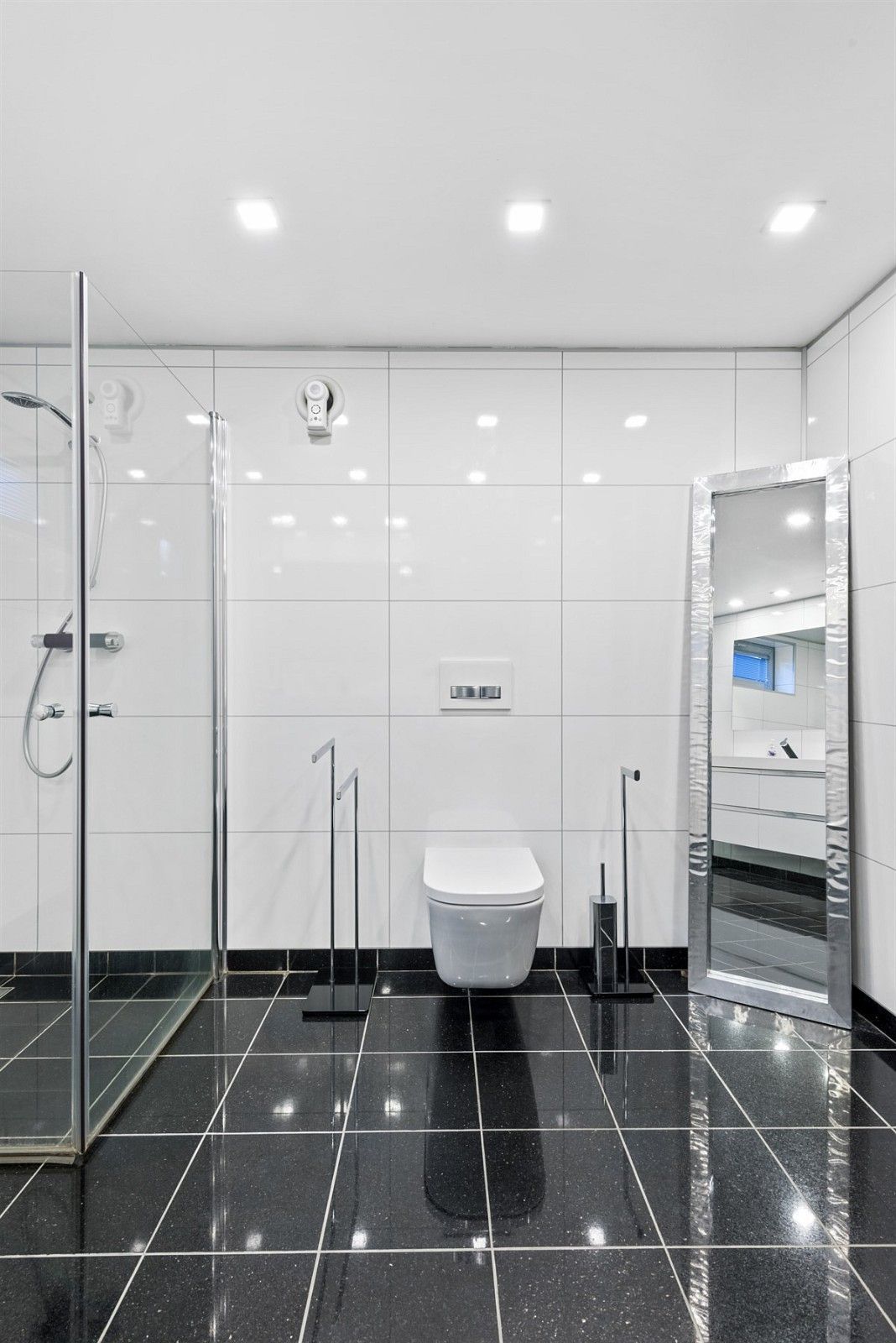 Peak Apartments