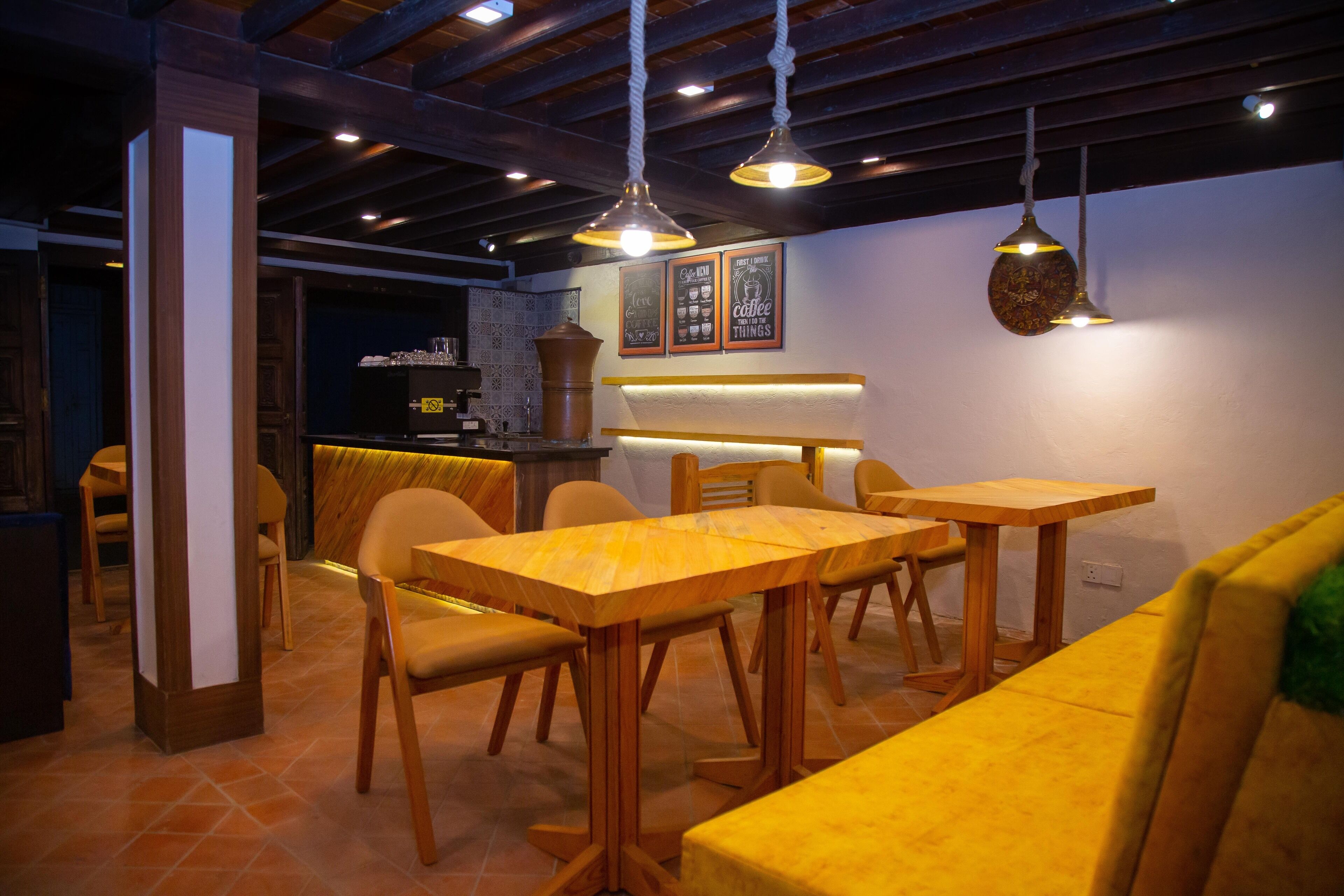 Hotel Traditional & Roof Top Cafe