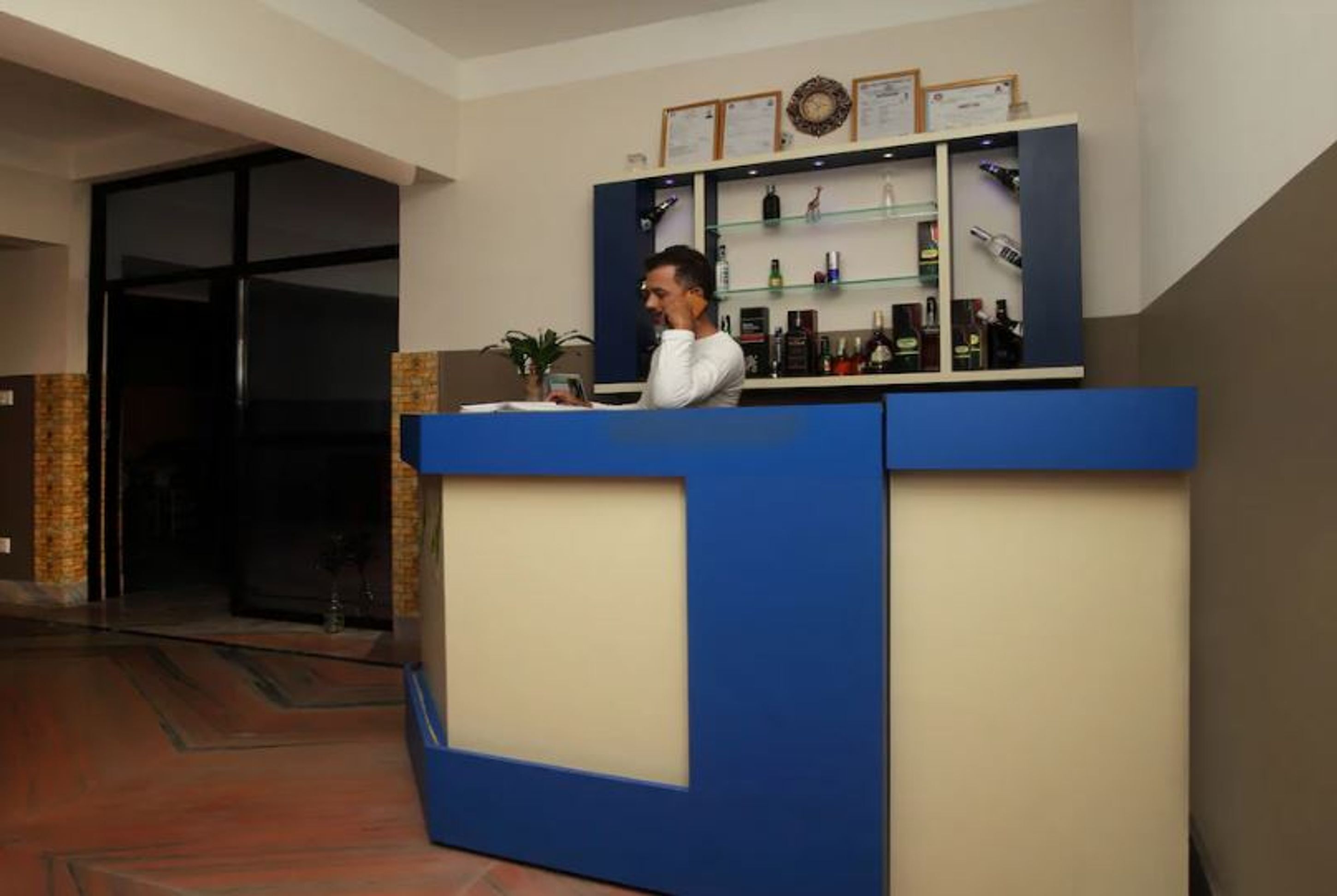 Hotel Fresh Inn And Lodge by OYO Rooms