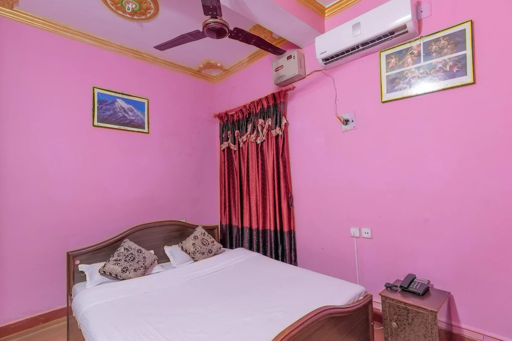 Hotel Hemant by OYO Rooms