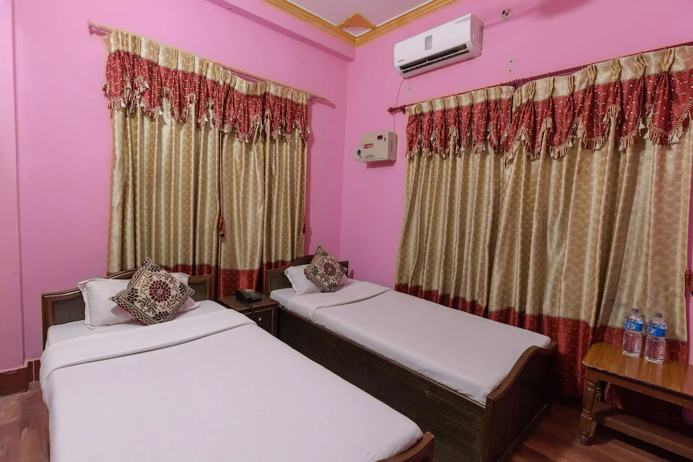 Hotel Hemant by OYO Rooms
