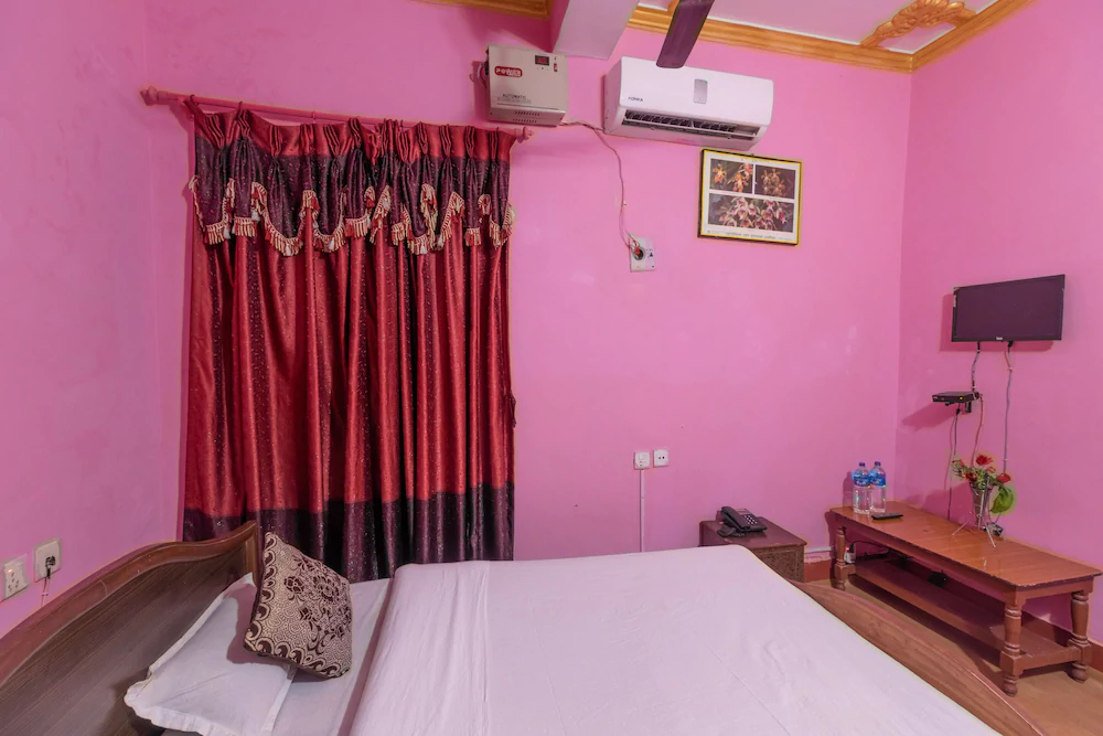 Hotel Hemant by OYO Rooms