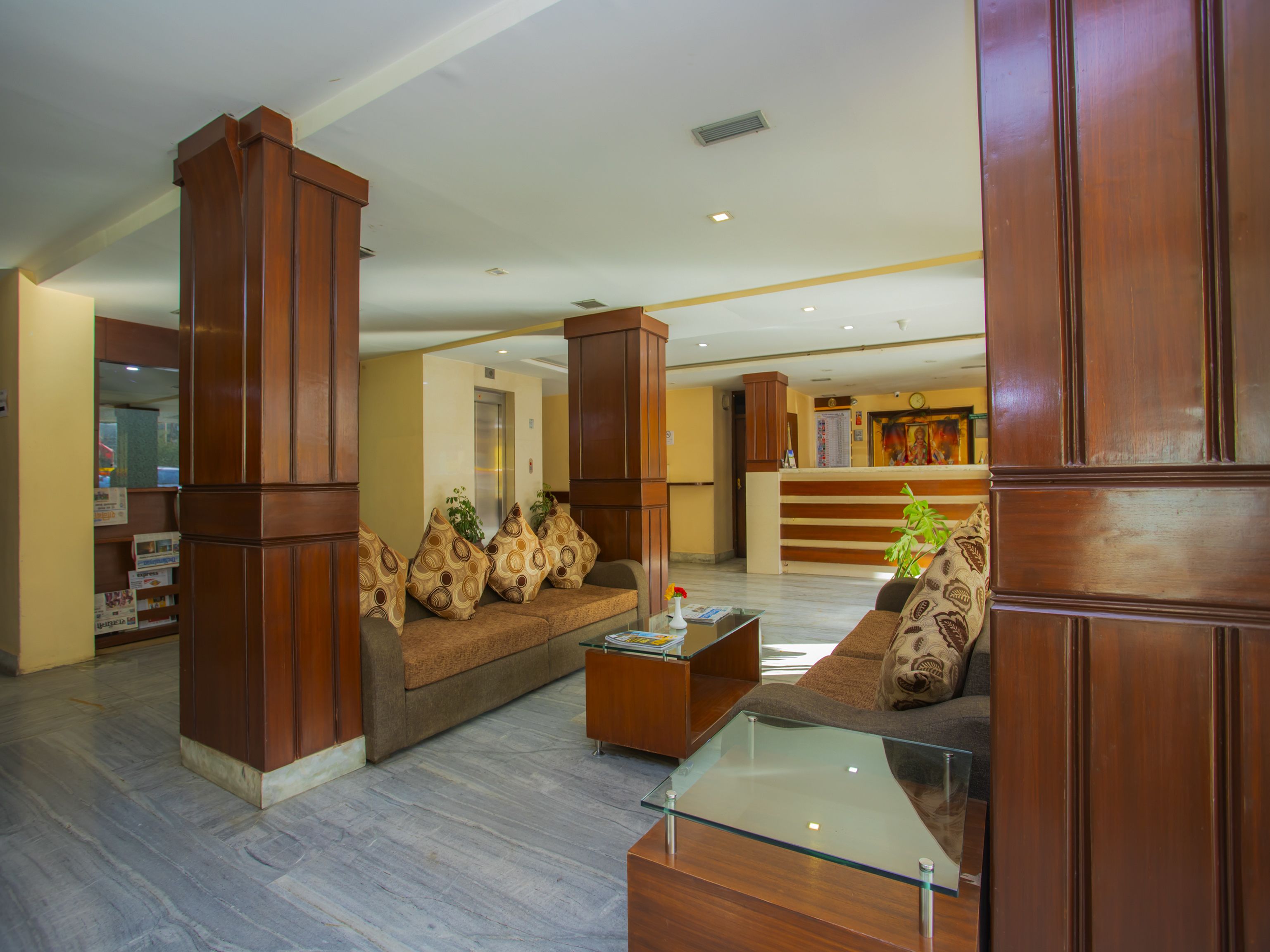 Capital O 338 Yellow Pagoda Hotel