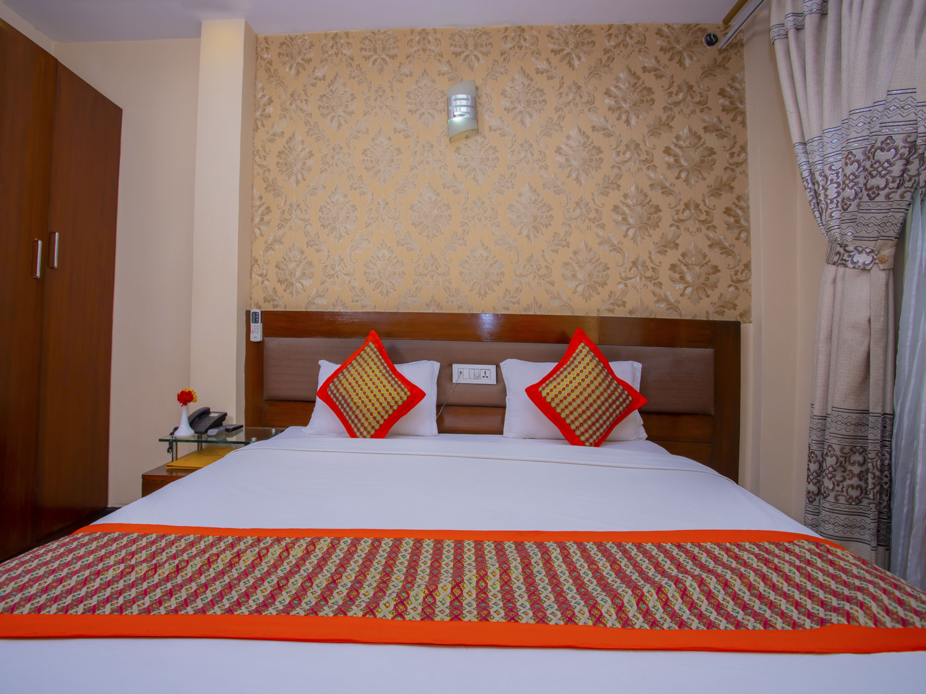 Capital O 338 Yellow Pagoda Hotel