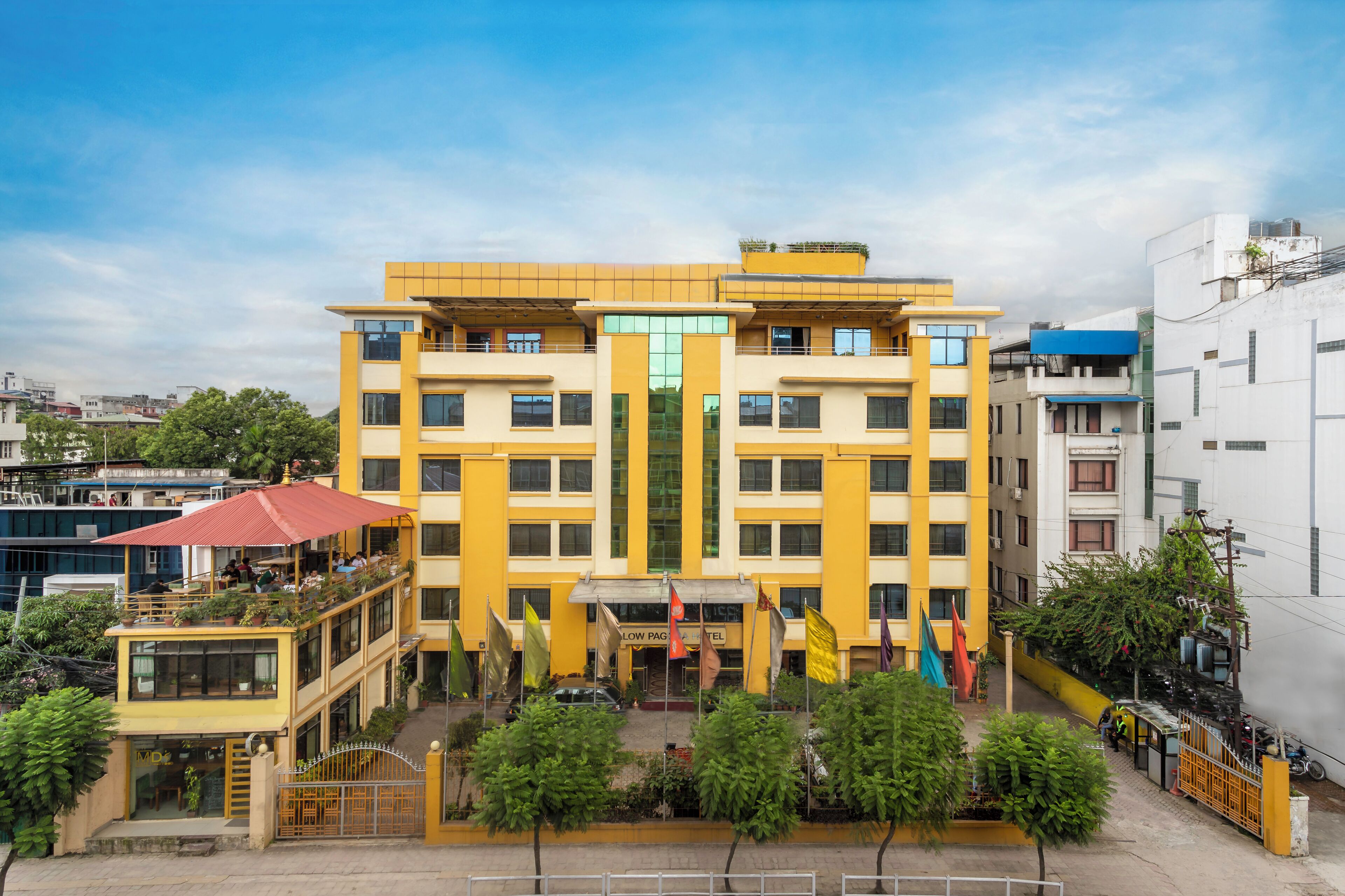 Capital O 338 Yellow Pagoda Hotel