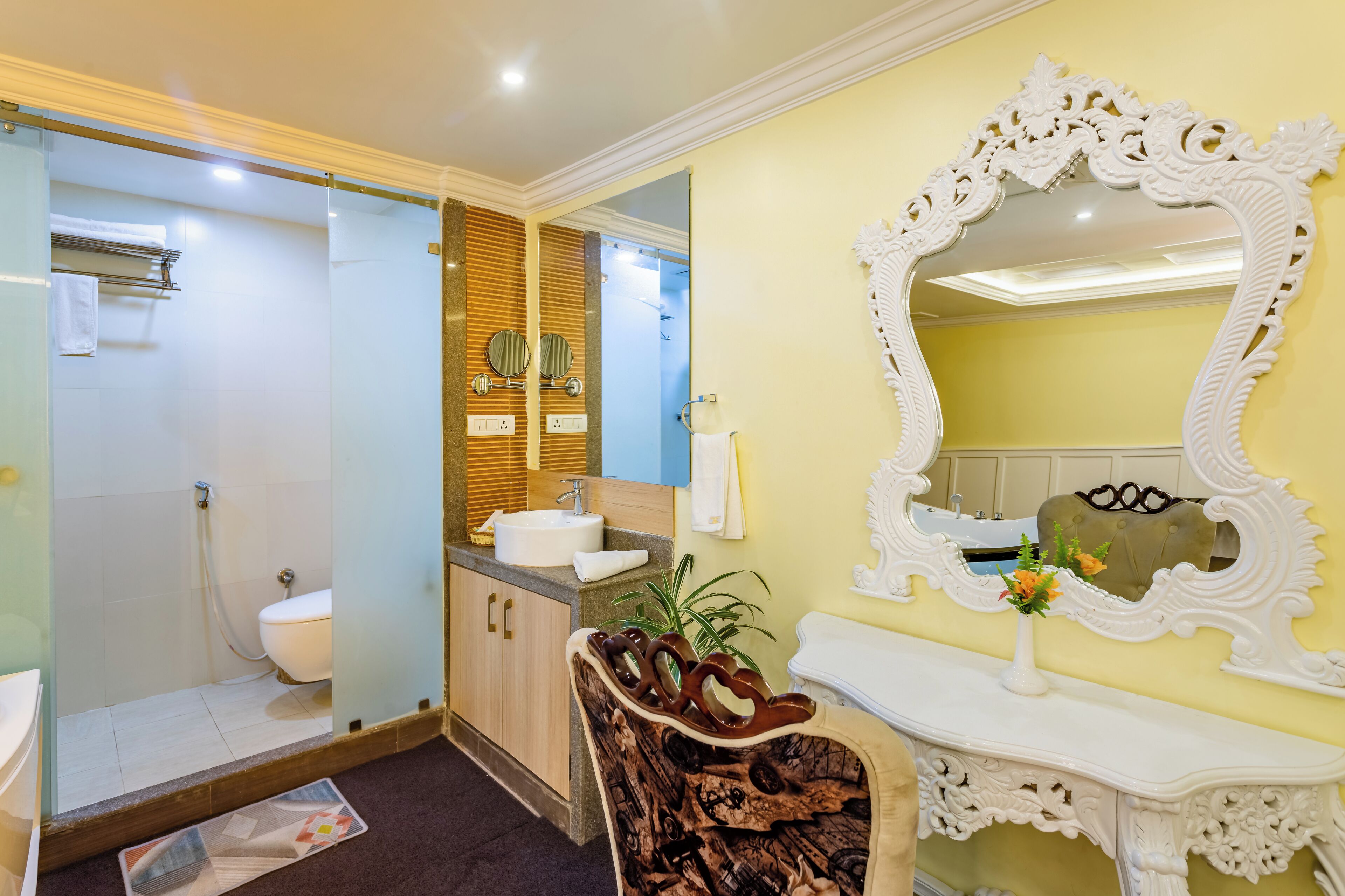 Capital O 338 Yellow Pagoda Hotel