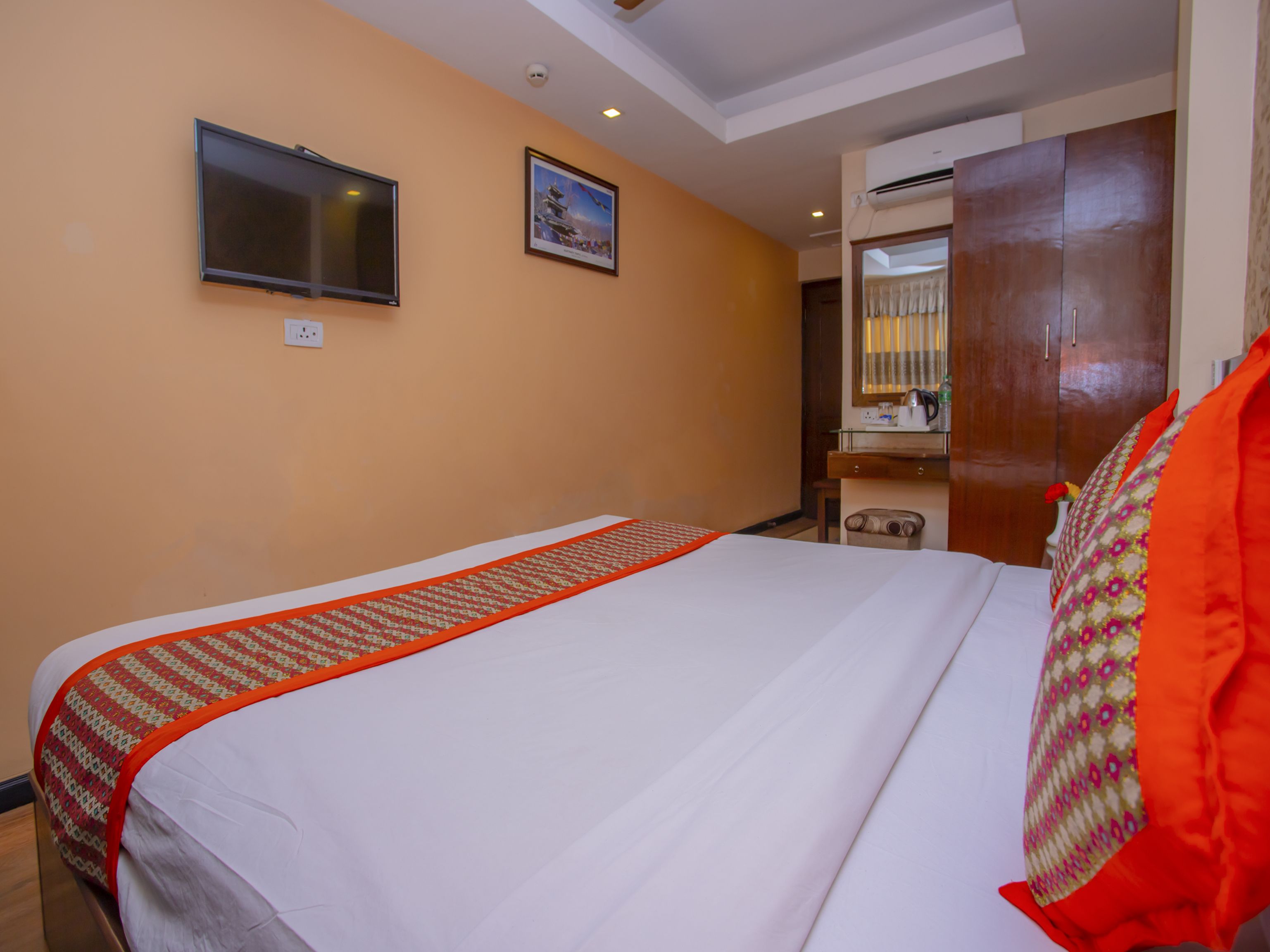 Capital O 338 Yellow Pagoda Hotel