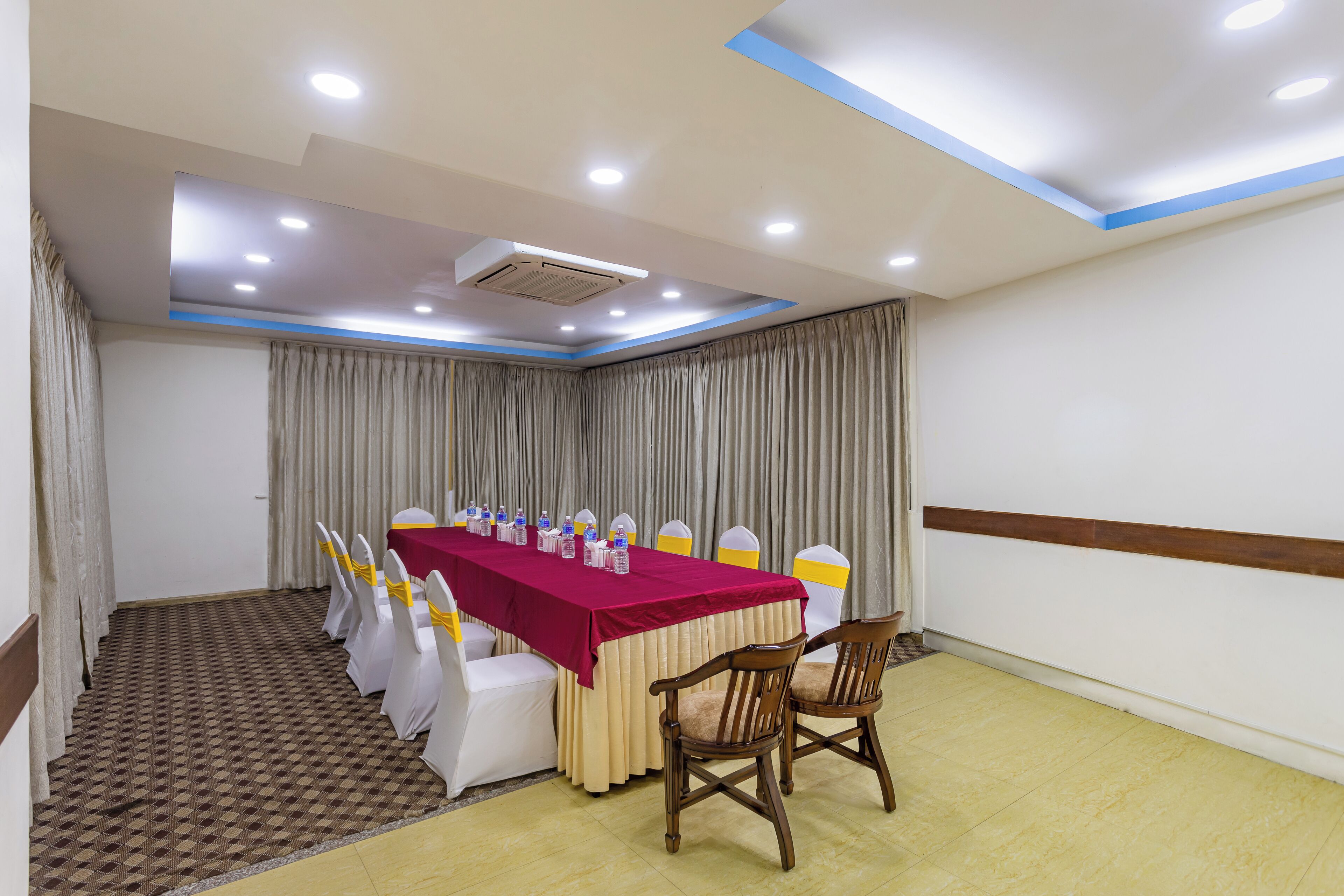 Capital O 338 Yellow Pagoda Hotel