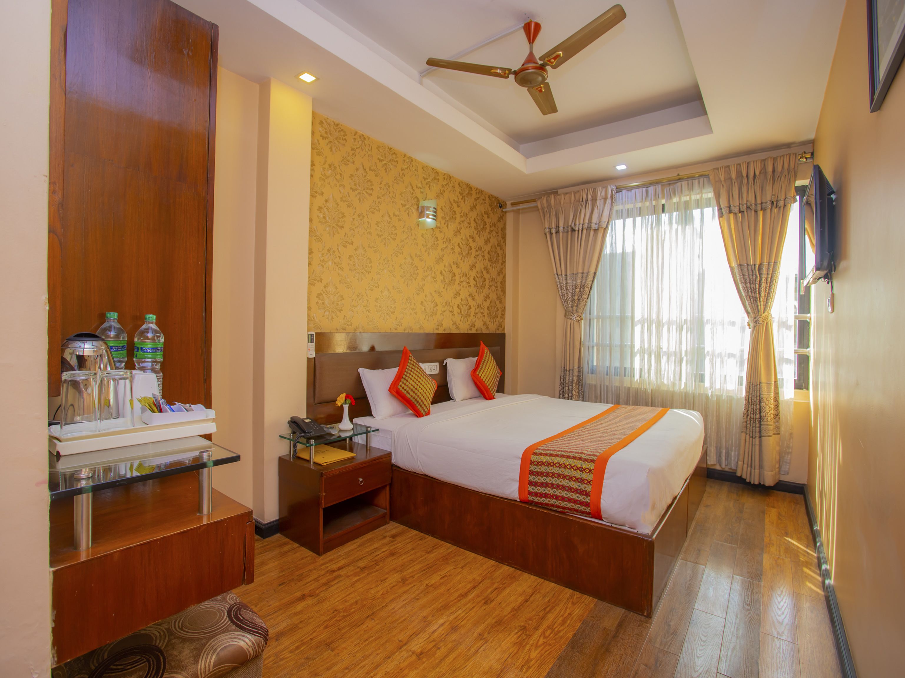 Capital O 338 Yellow Pagoda Hotel