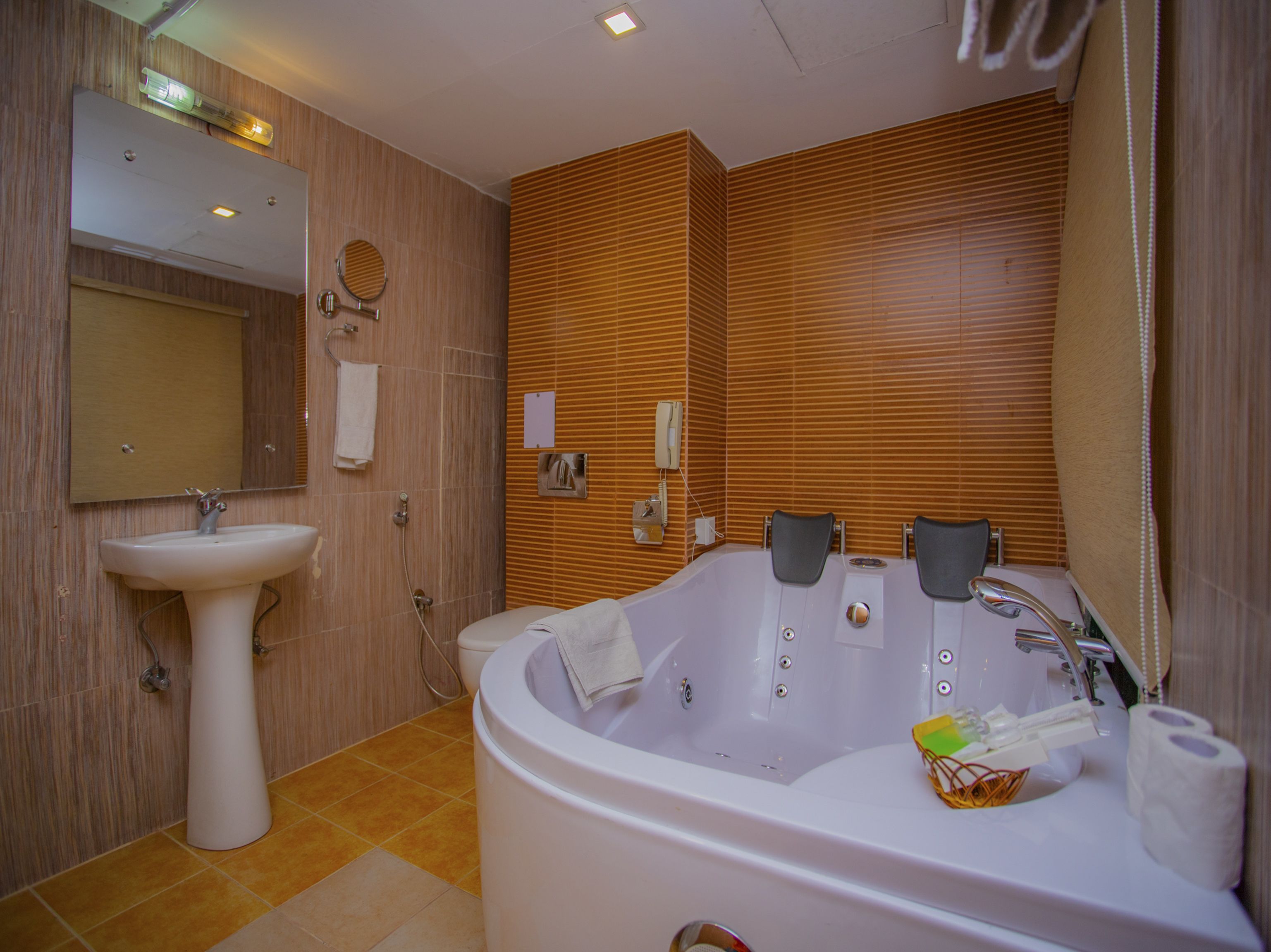 Capital O 338 Yellow Pagoda Hotel