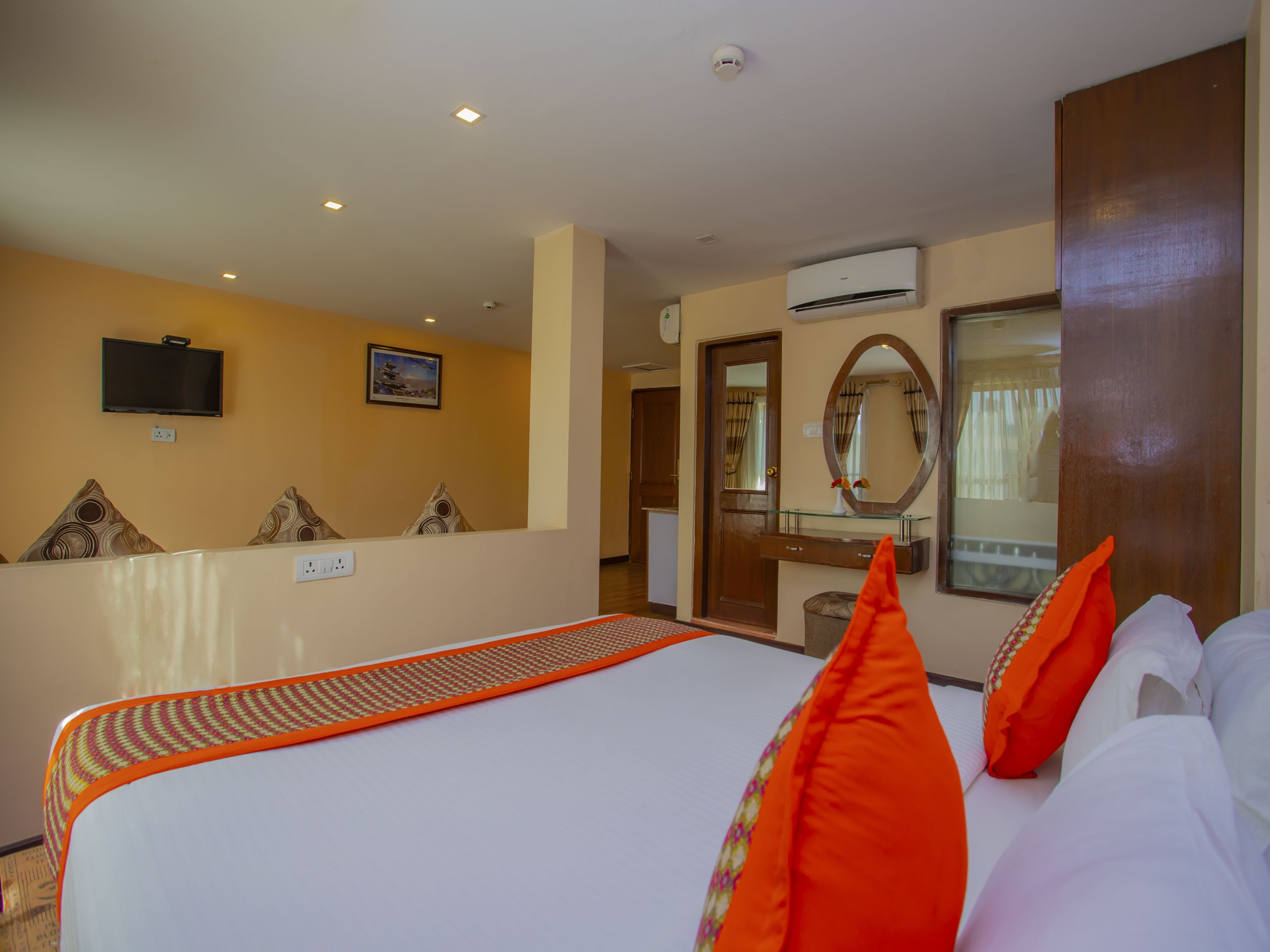 Capital O 338 Yellow Pagoda Hotel