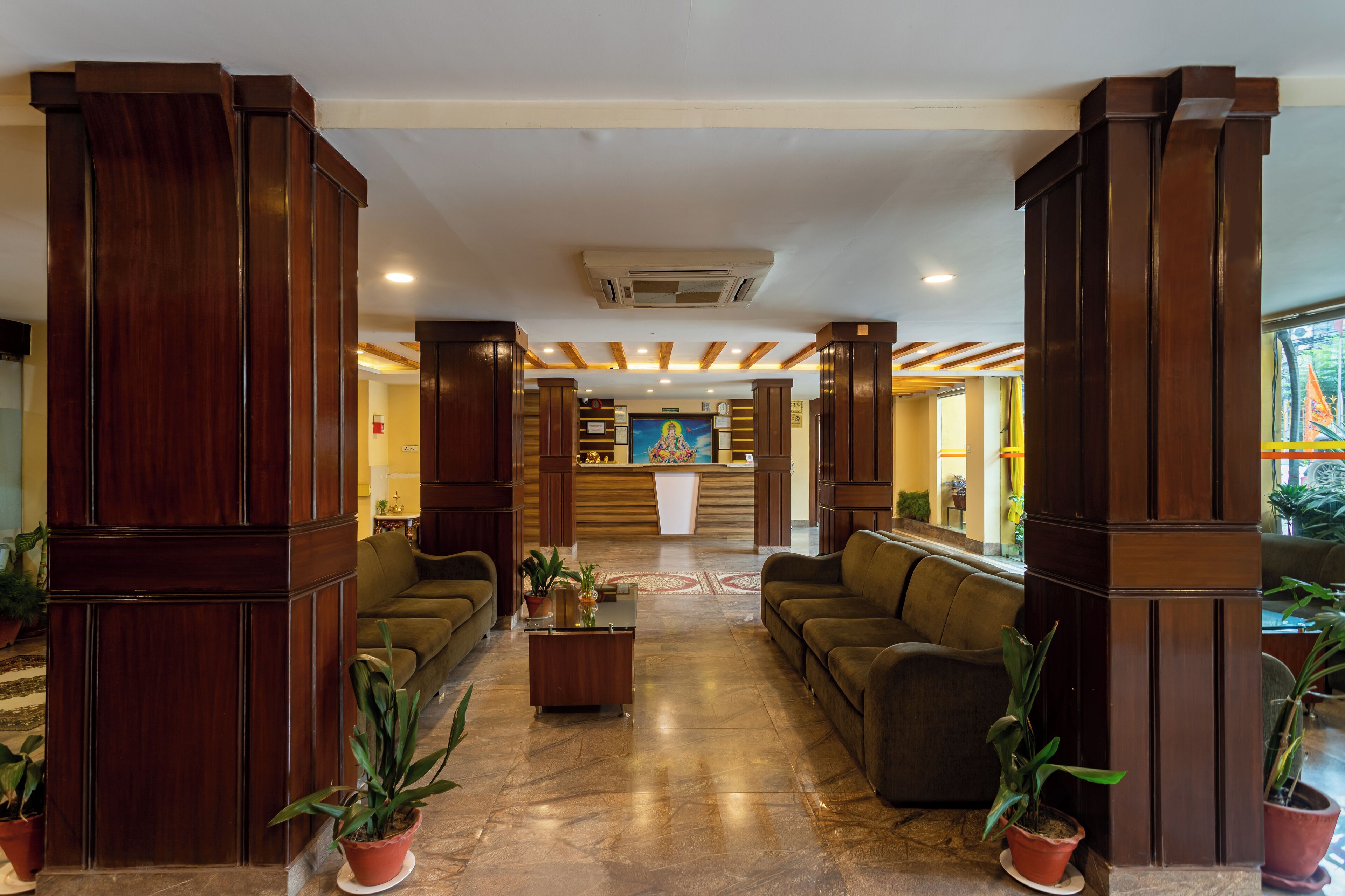 Capital O 338 Yellow Pagoda Hotel