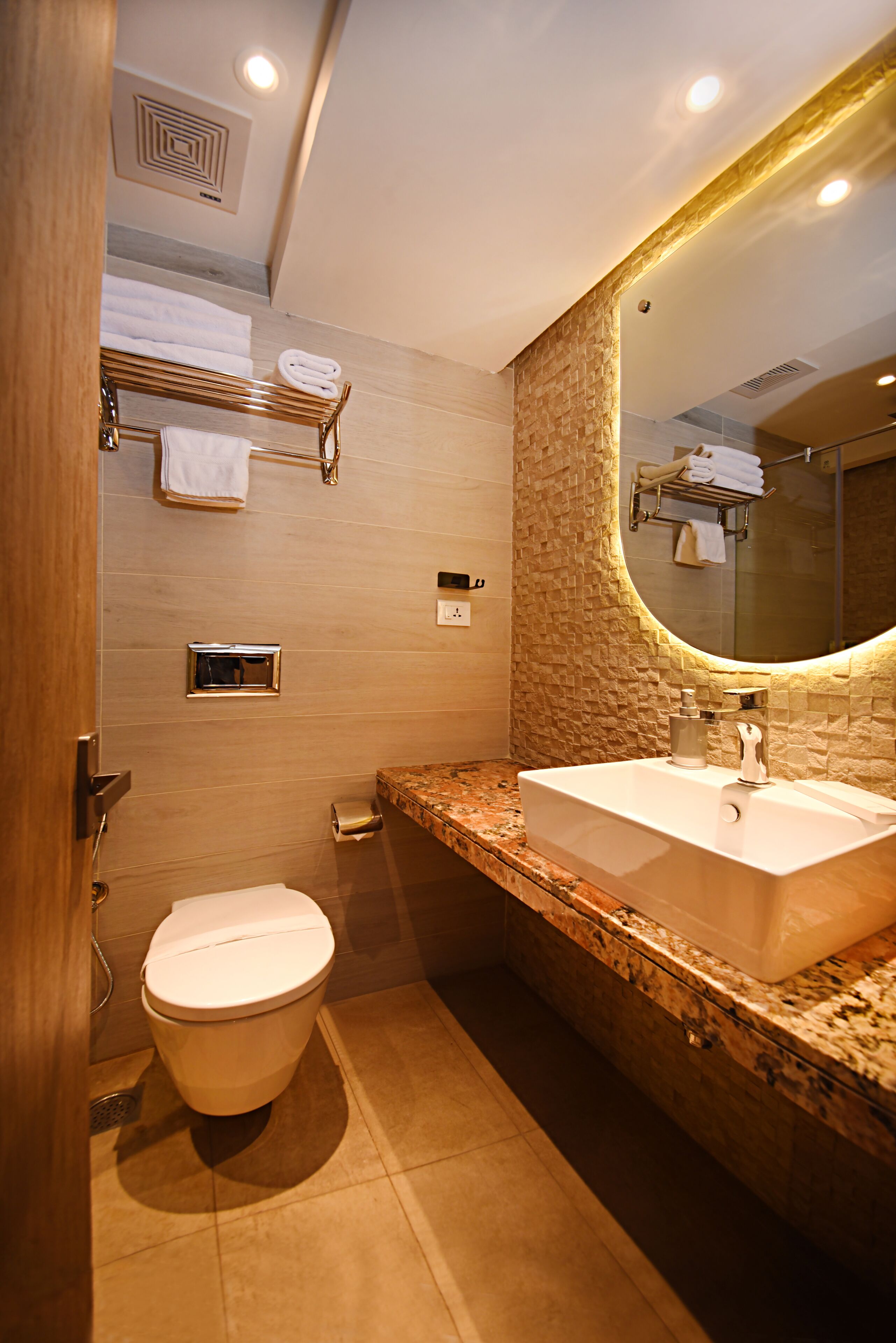 Daali Hotel & Apartment
