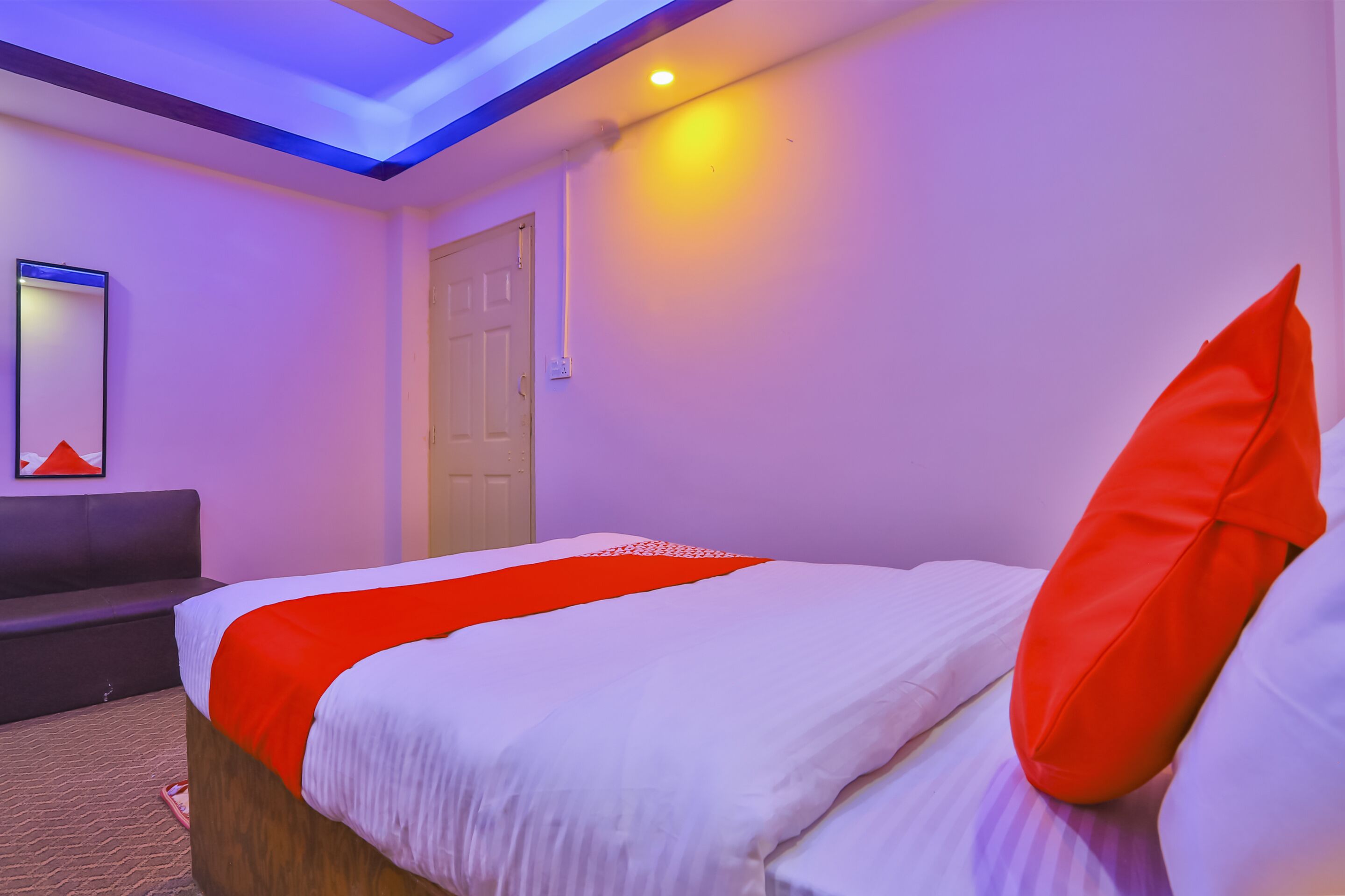 Hotel Shree Guru by OYO Rooms