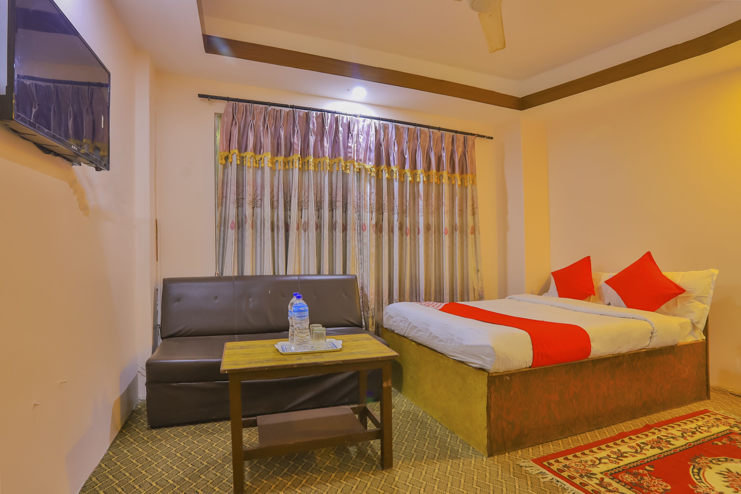 Hotel Shree Guru by OYO Rooms