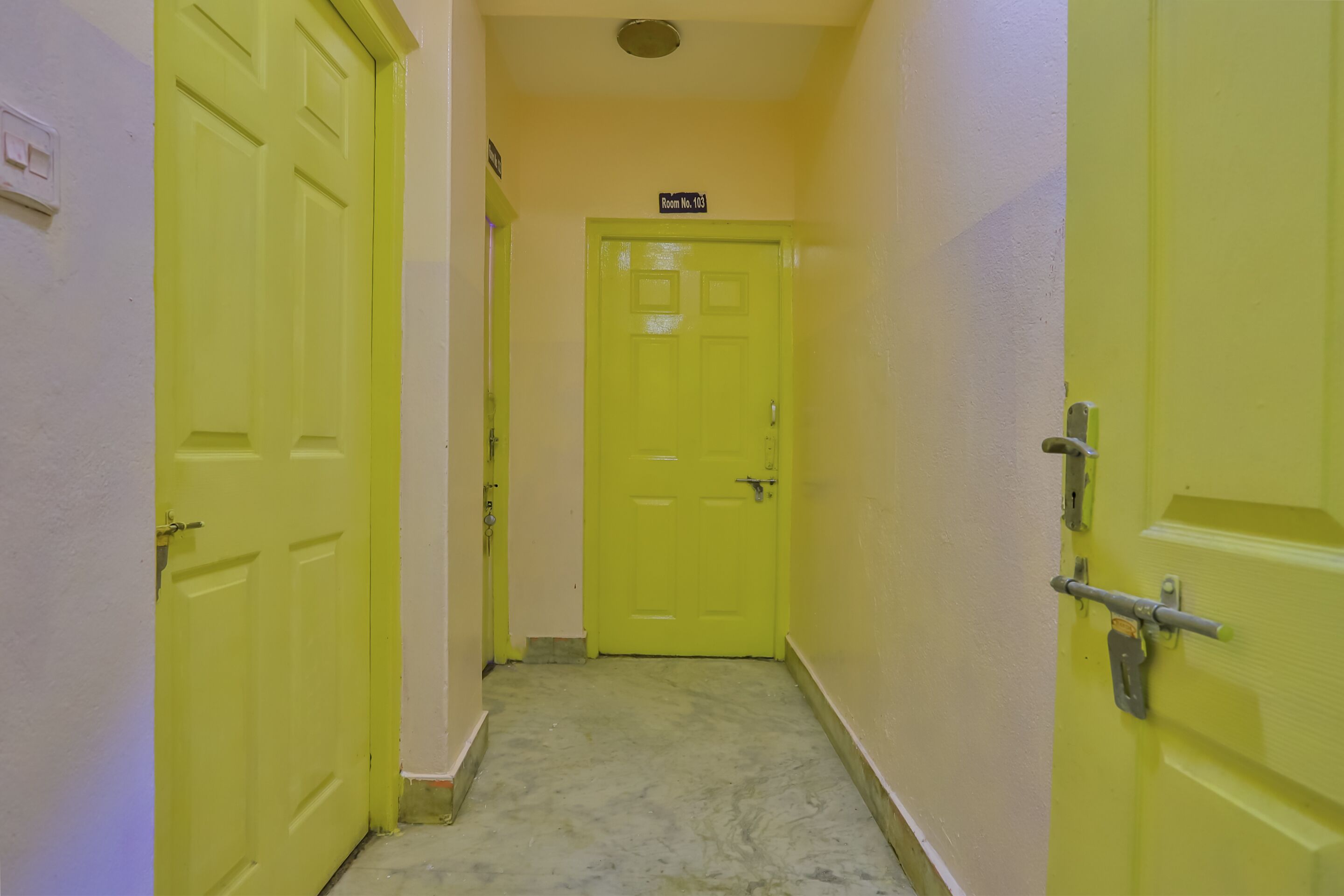 Hotel Shree Guru by OYO Rooms