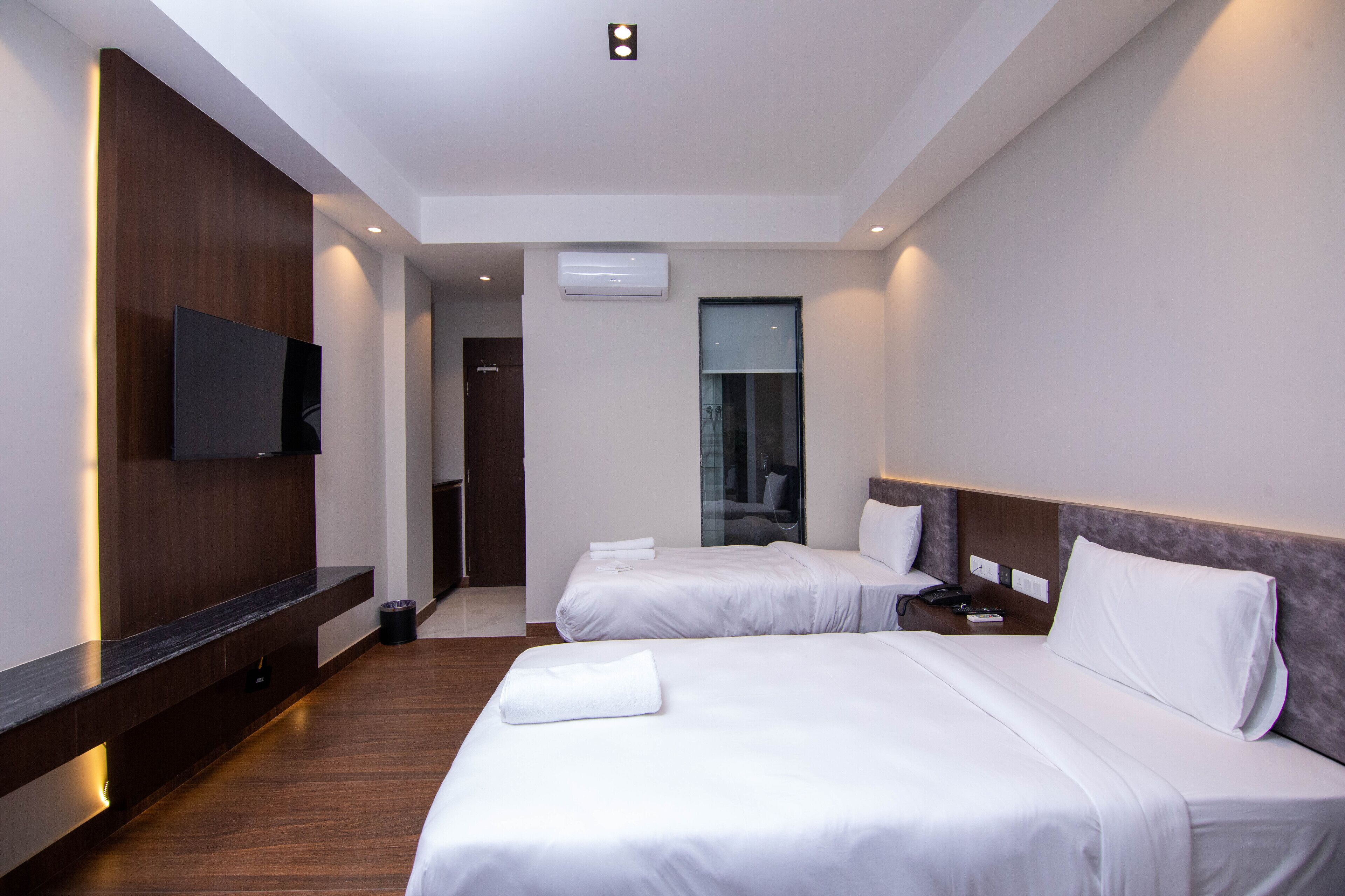 Lakhey Hotel
