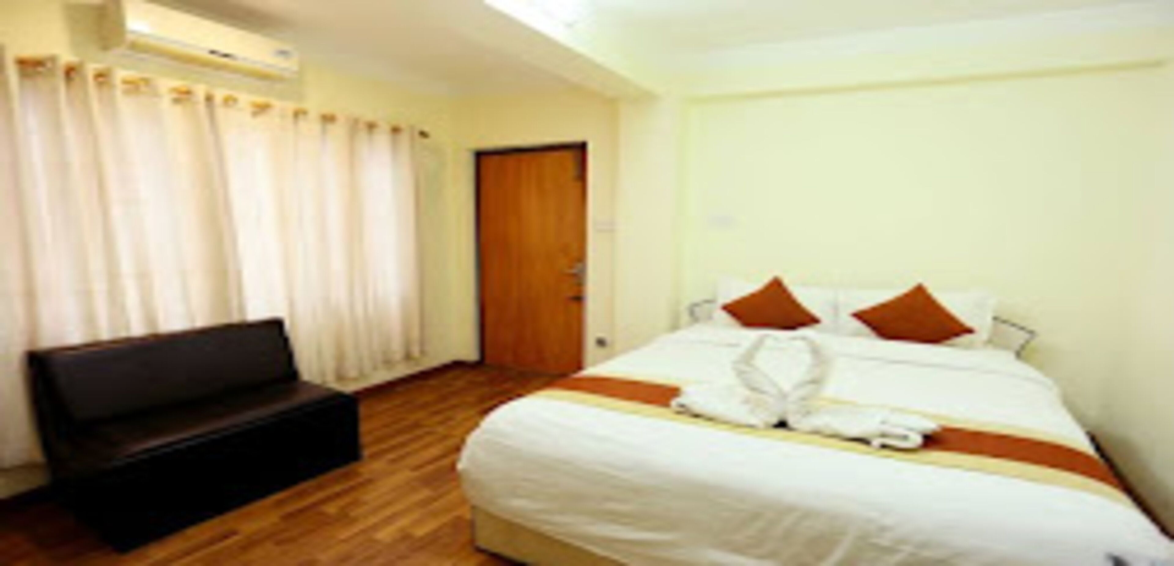 MeroStay Hotel Sweet Town