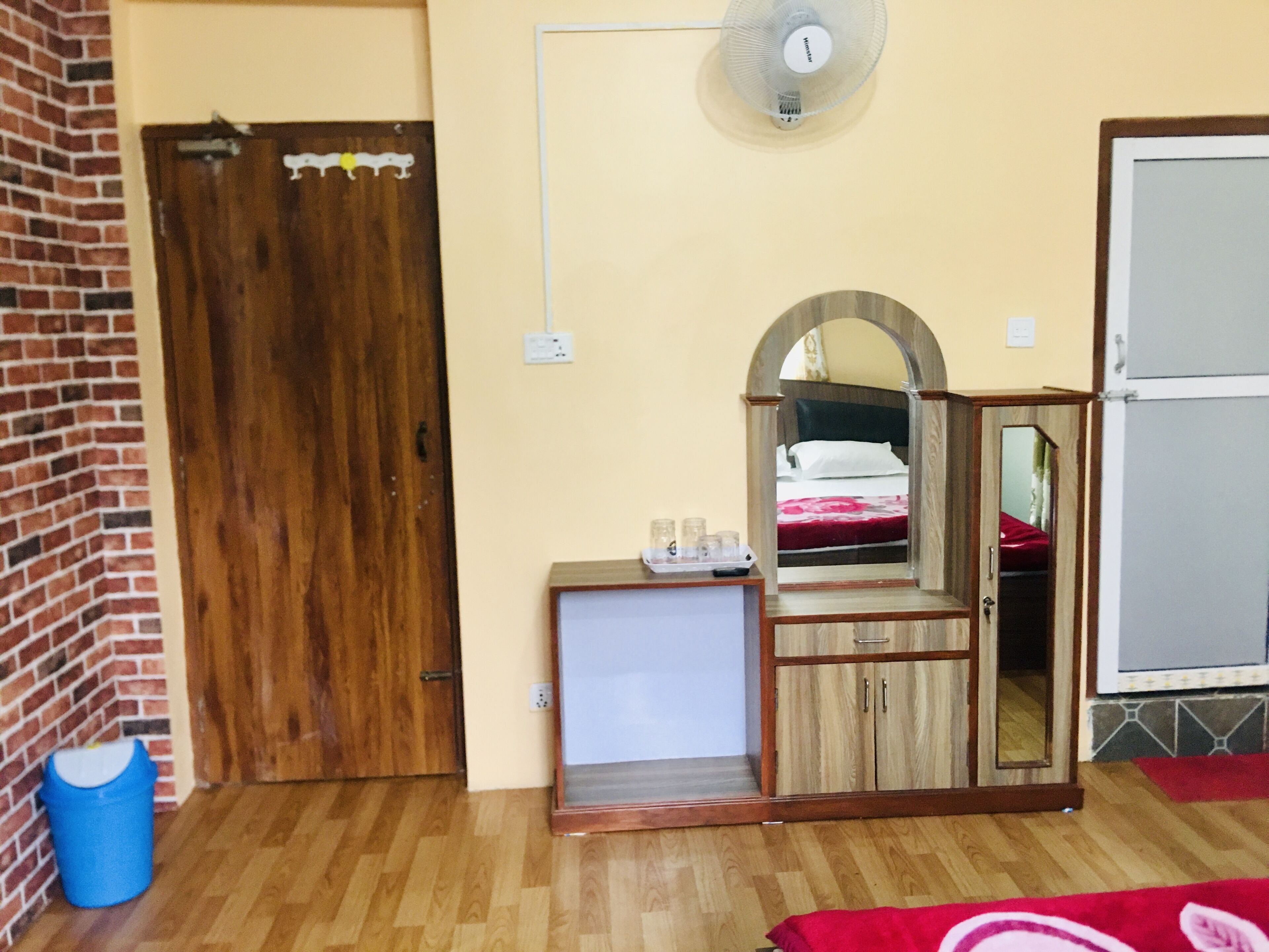 Sara's Backpackers Hostel