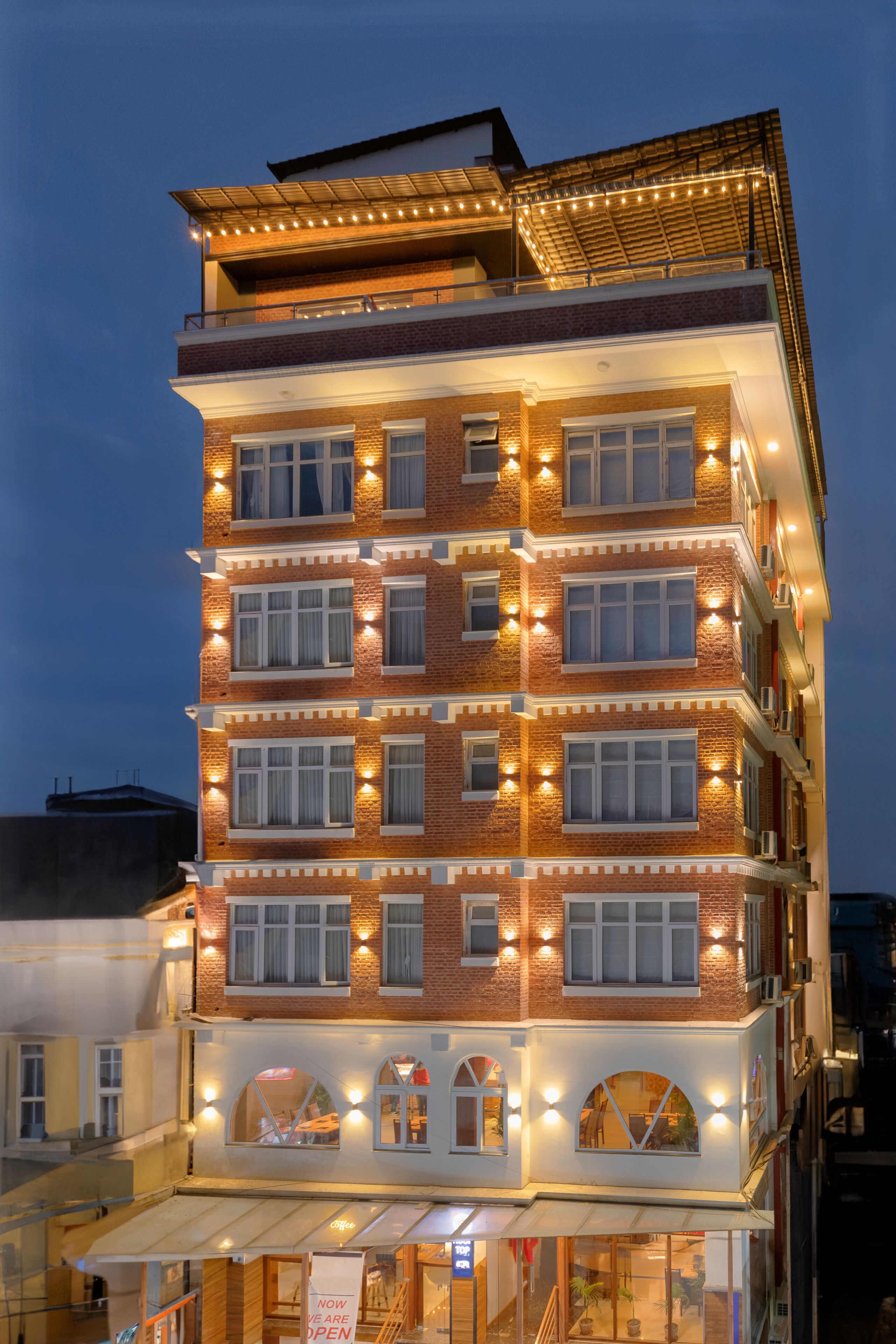 Studio 16 Thamel