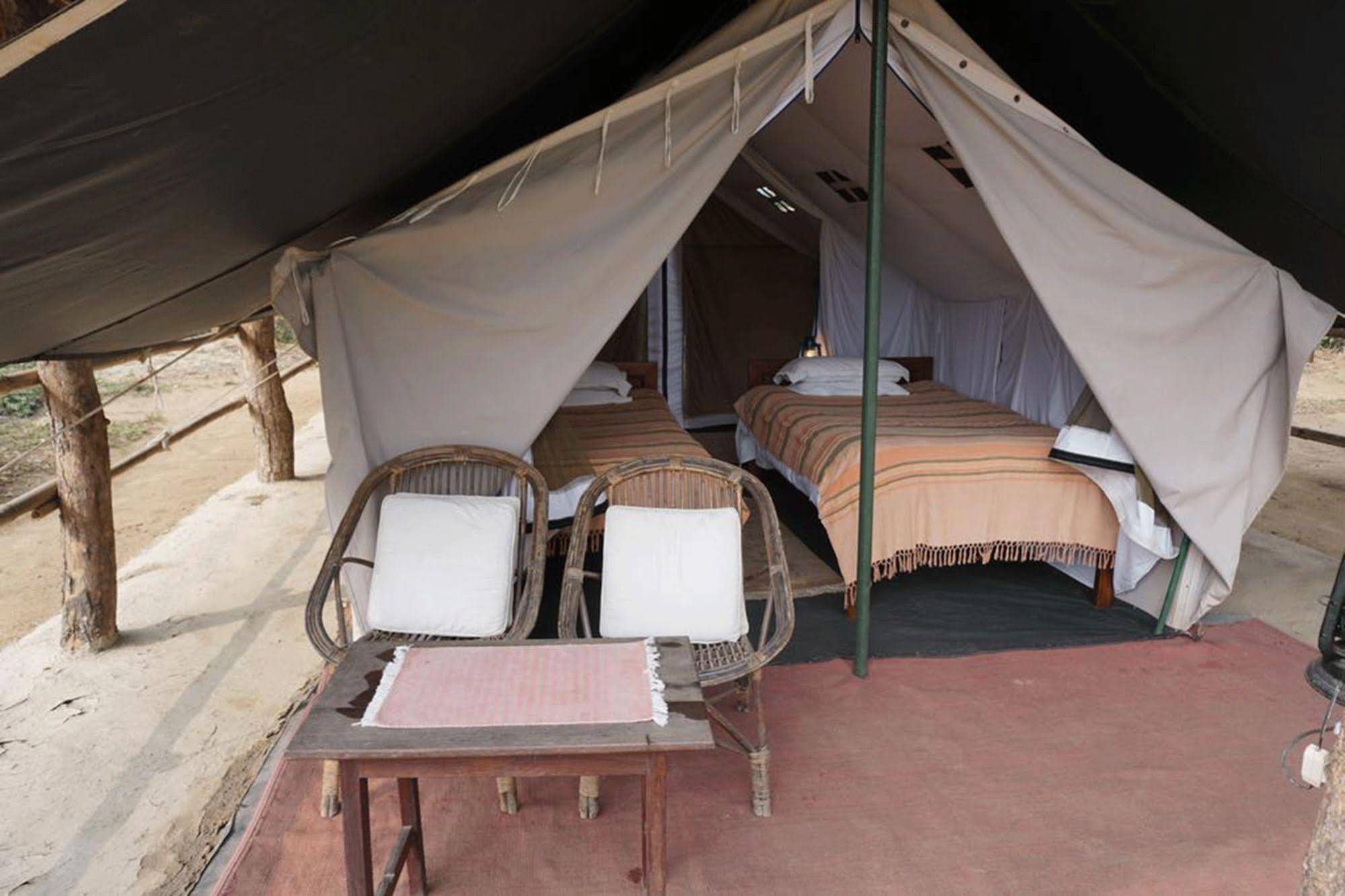 Tiger Tops Tharu Lodge