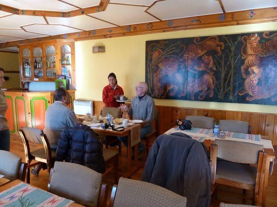 Everest Summit Lodge Mende