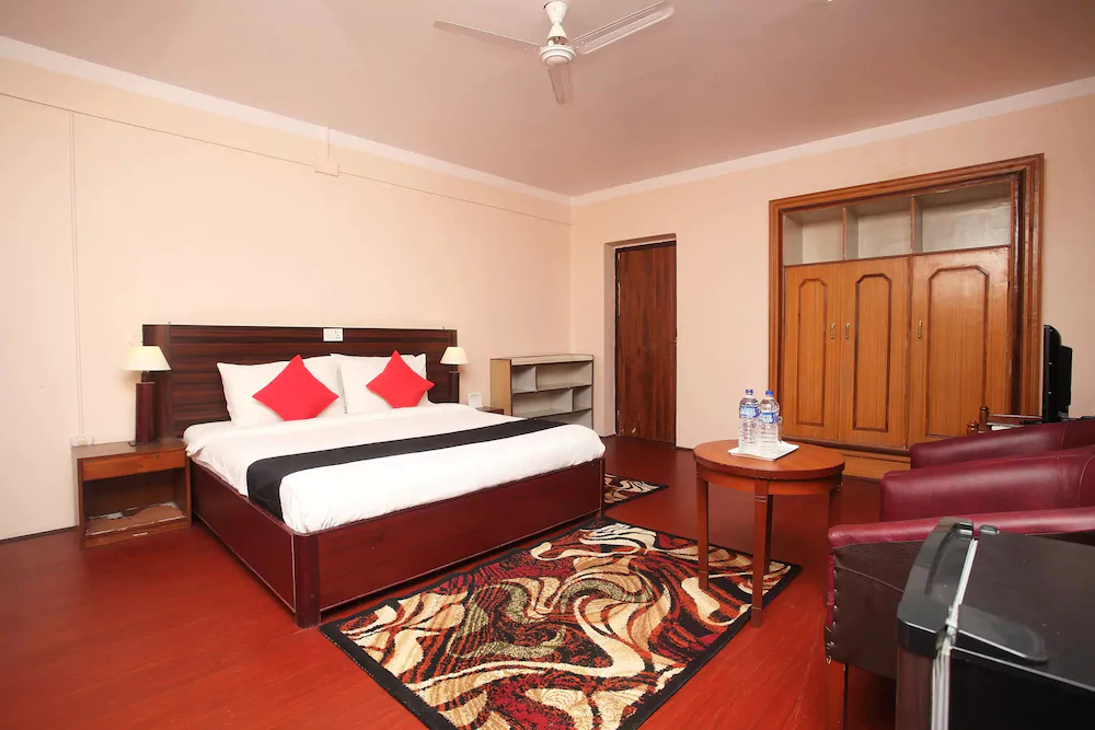 Hotel Sneha by OYO Rooms