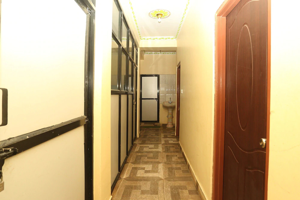 Hotel The Beehive by OYO Rooms
