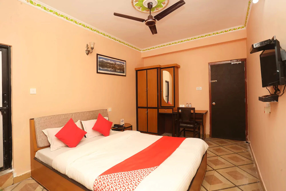 Hotel The Beehive by OYO Rooms