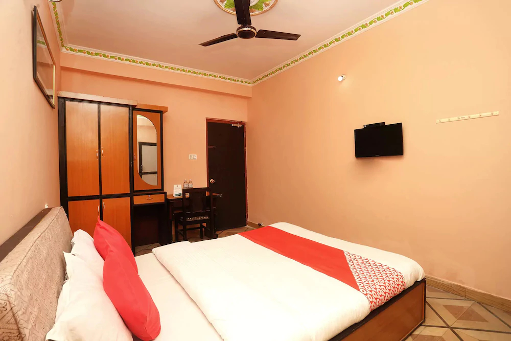 Hotel The Beehive by OYO Rooms