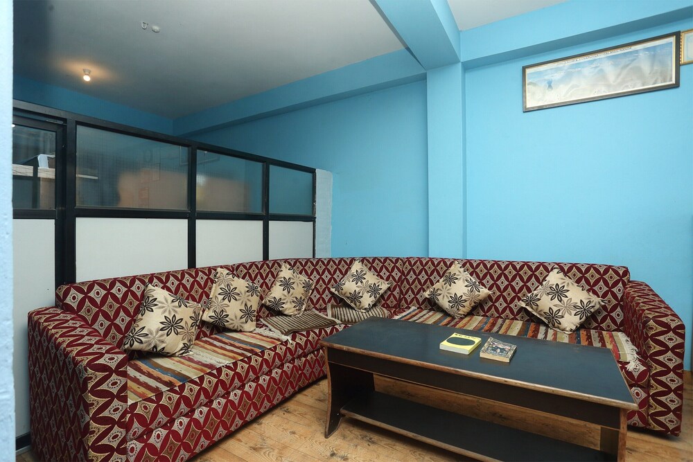 Hotel The Beehive by OYO Rooms